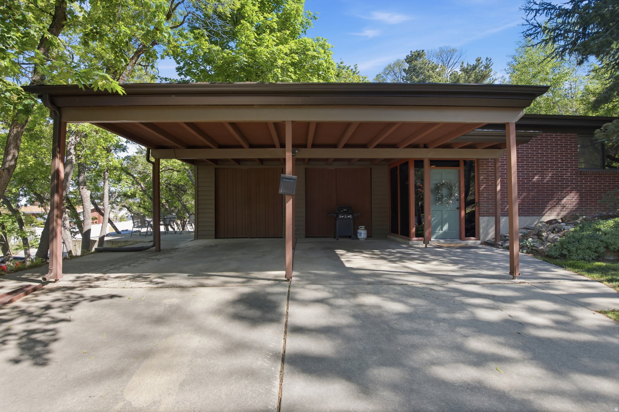 HOLLADAY HILLS - Residential