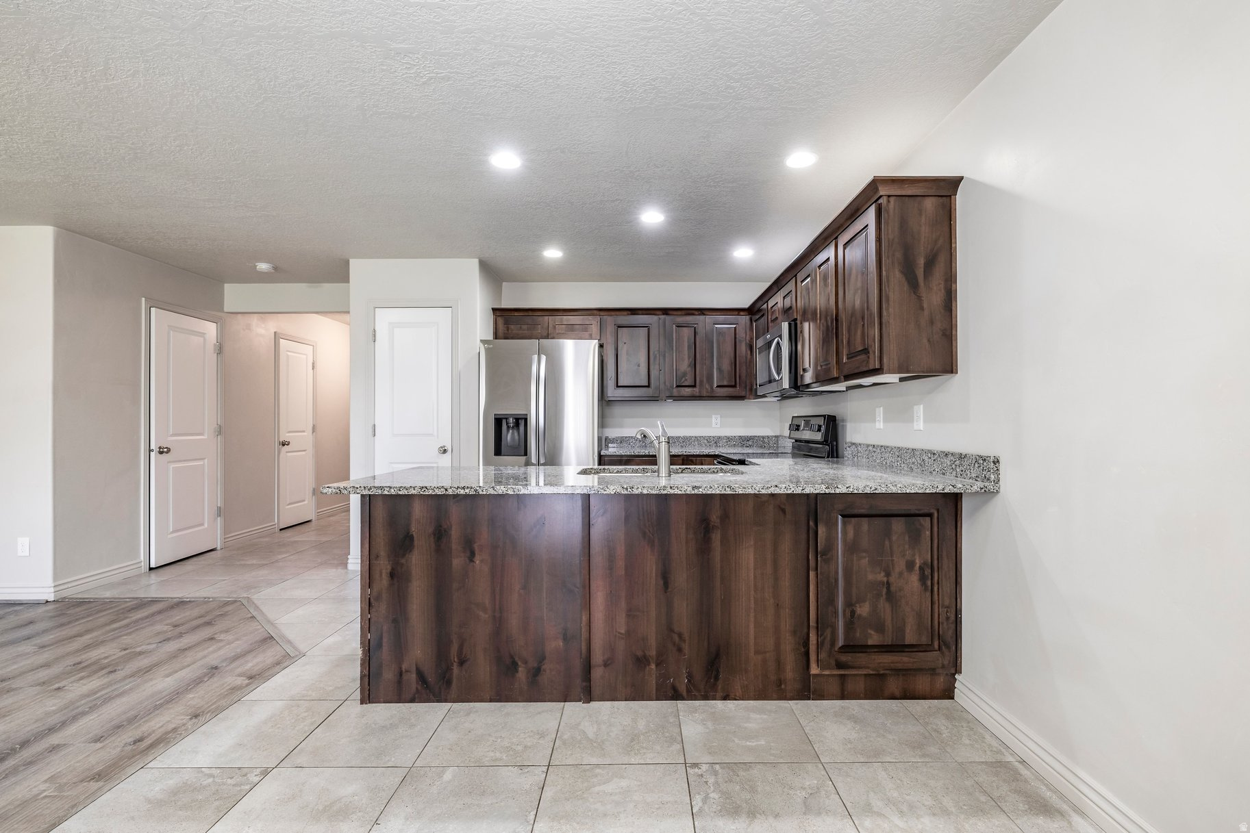 SANDY POINT TOWNHOME - Residential