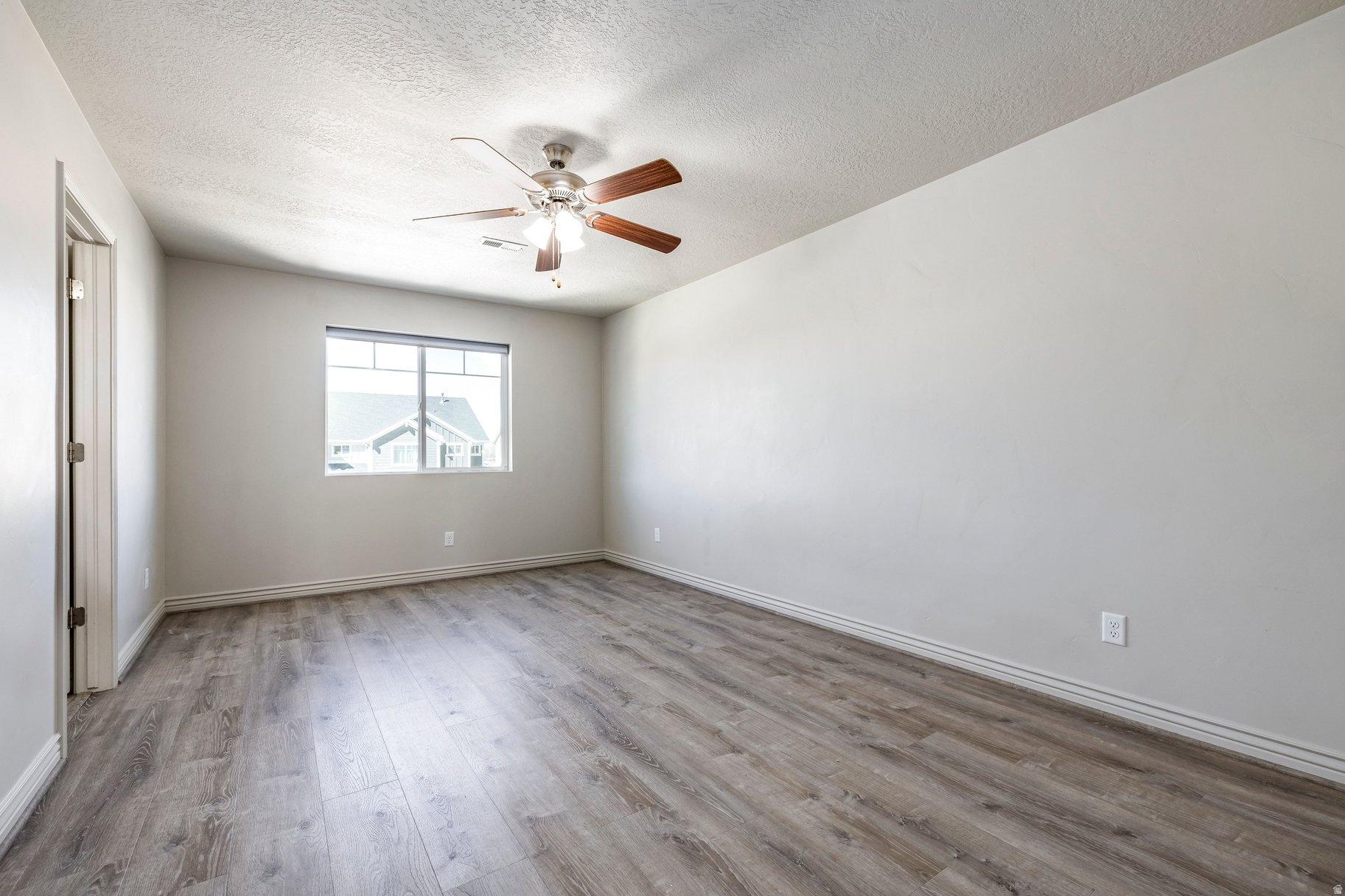 SANDY POINT TOWNHOME - Residential