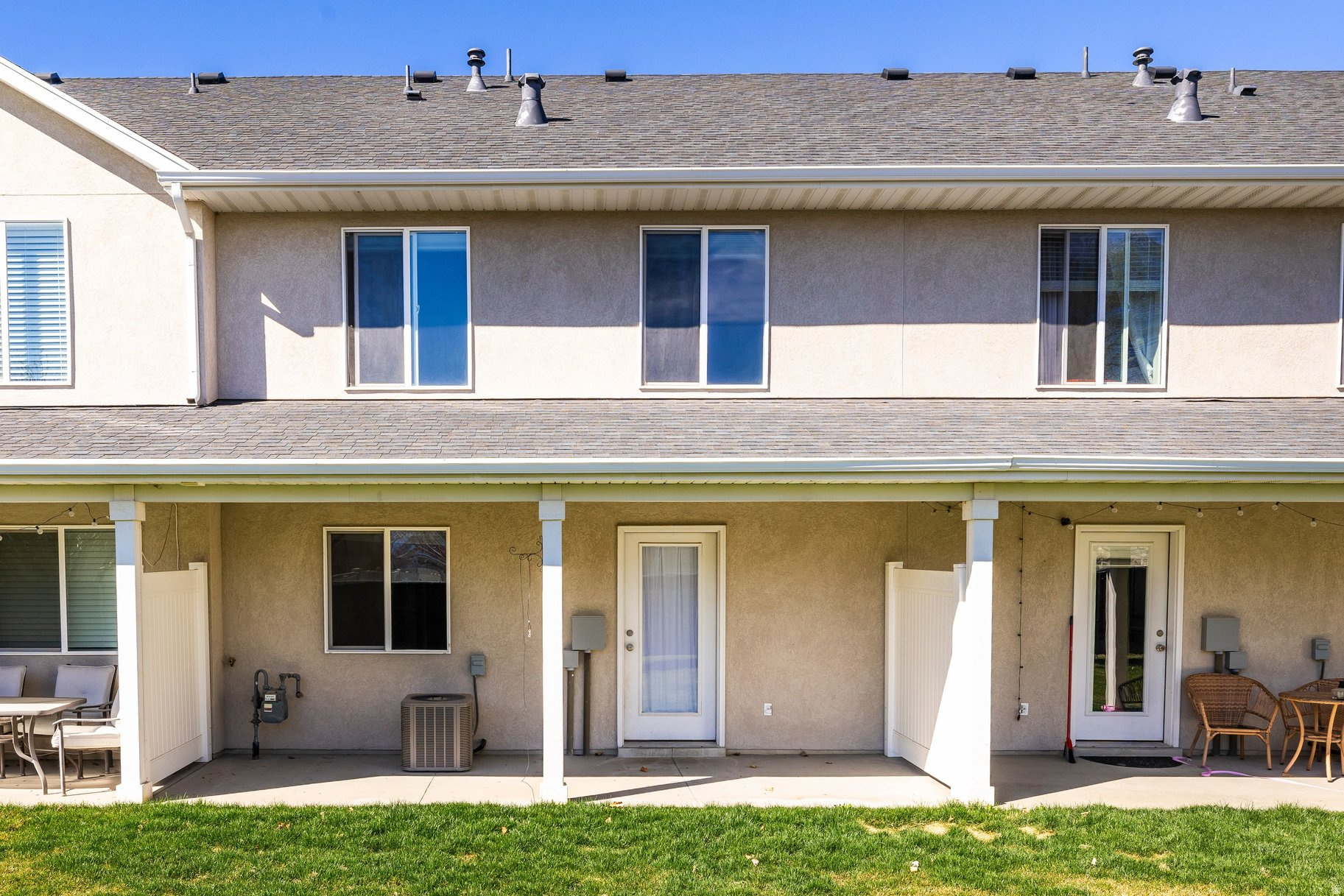 SANDY POINT TOWNHOME - Residential