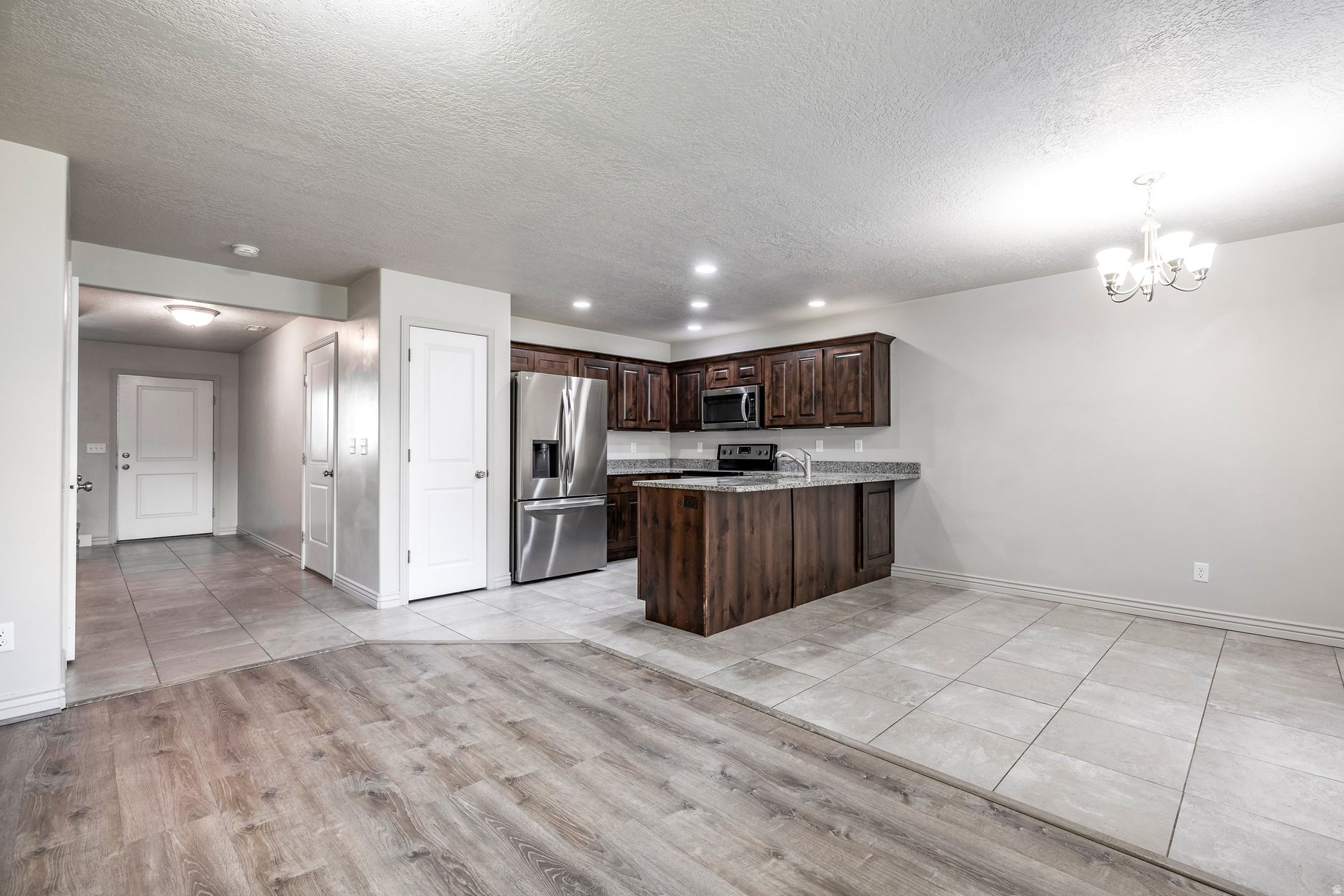 SANDY POINT TOWNHOME - Residential
