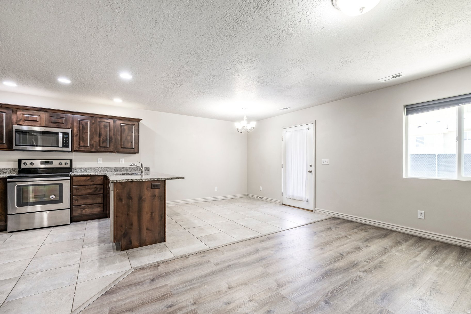 SANDY POINT TOWNHOME - Residential