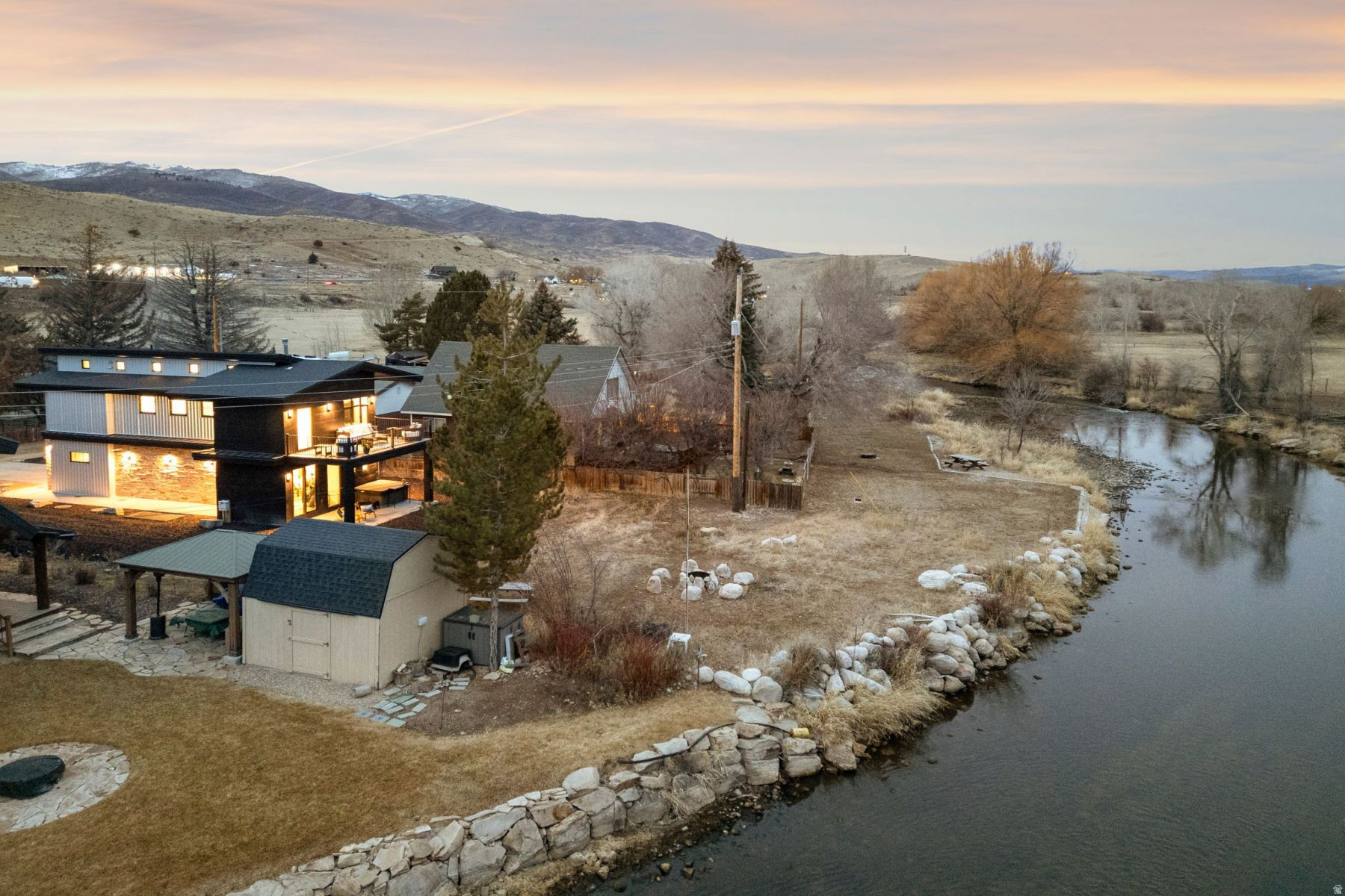 WANSHIP COTTAGE SITES - Residential