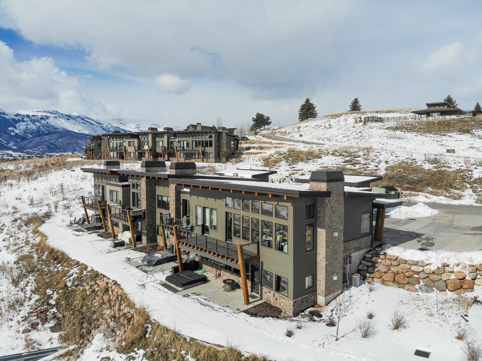 THE RIDGE TOWNHOMES - Residential