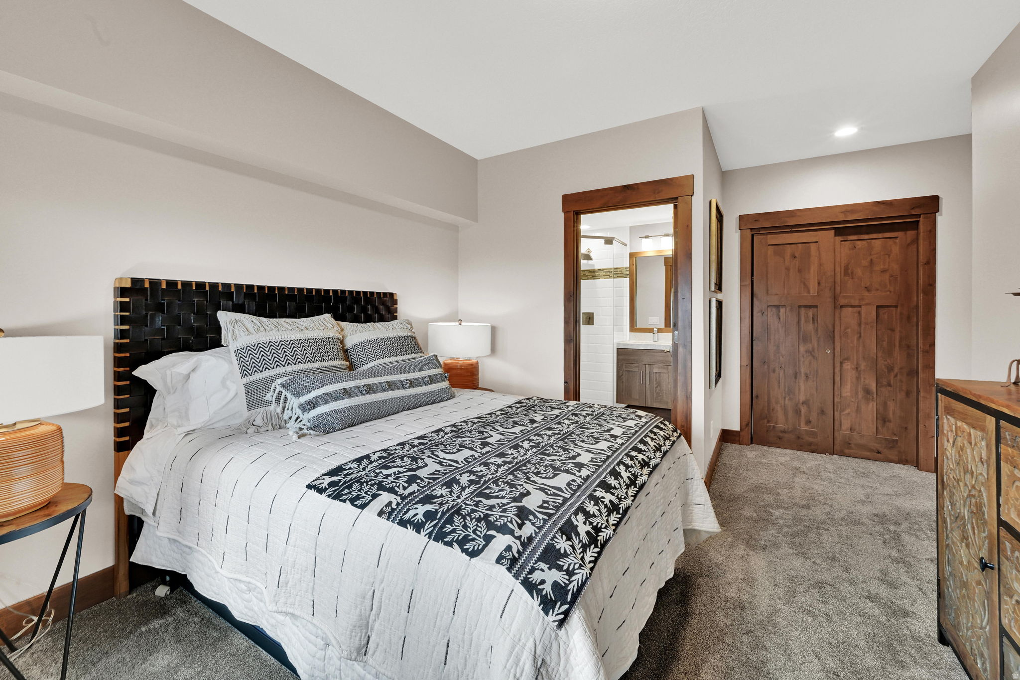 THE RIDGE TOWNHOMES - Residential