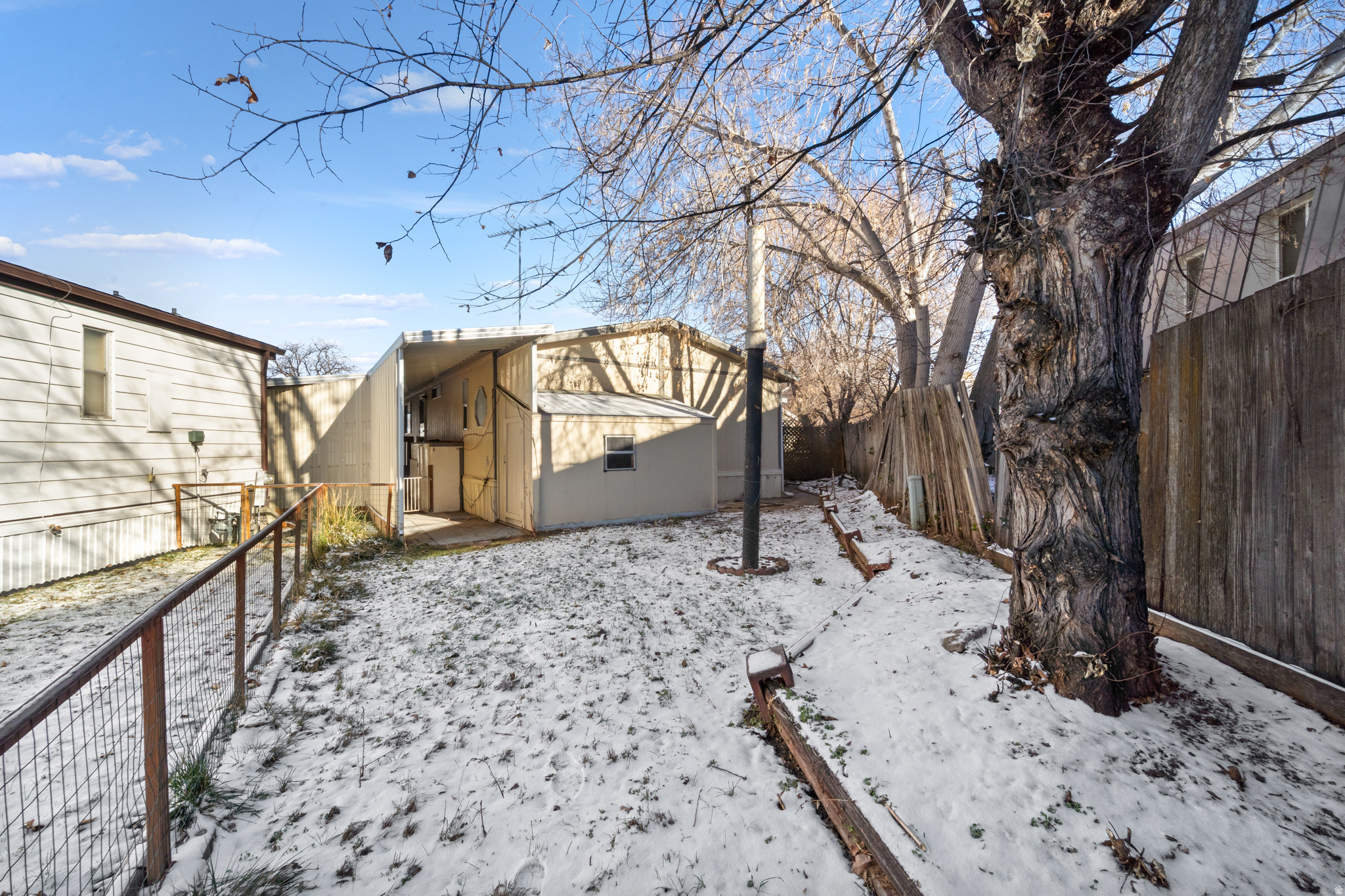 COTTONWOOD COVES MHC - Residential