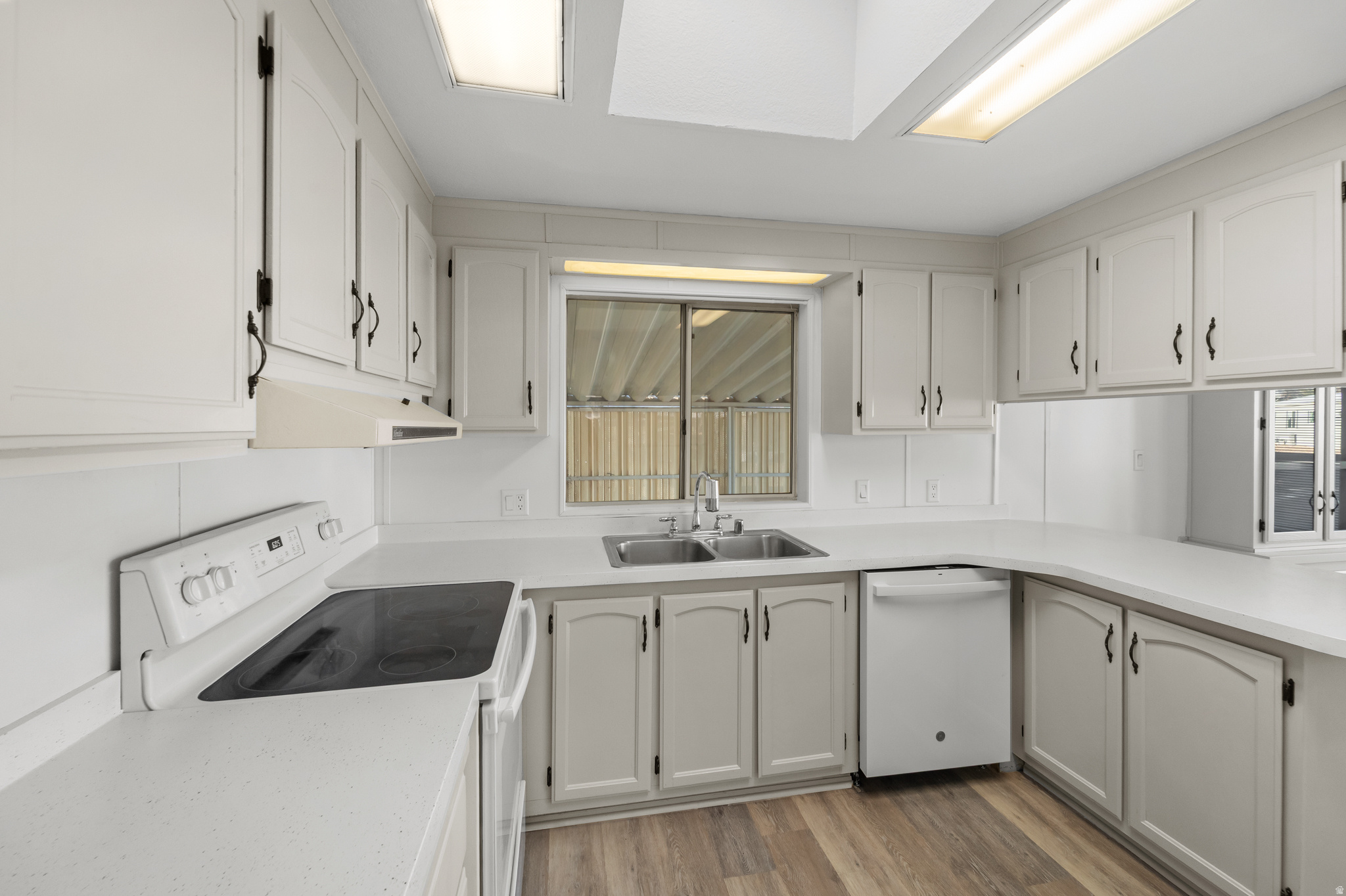 COTTONWOOD COVES MHC - Residential