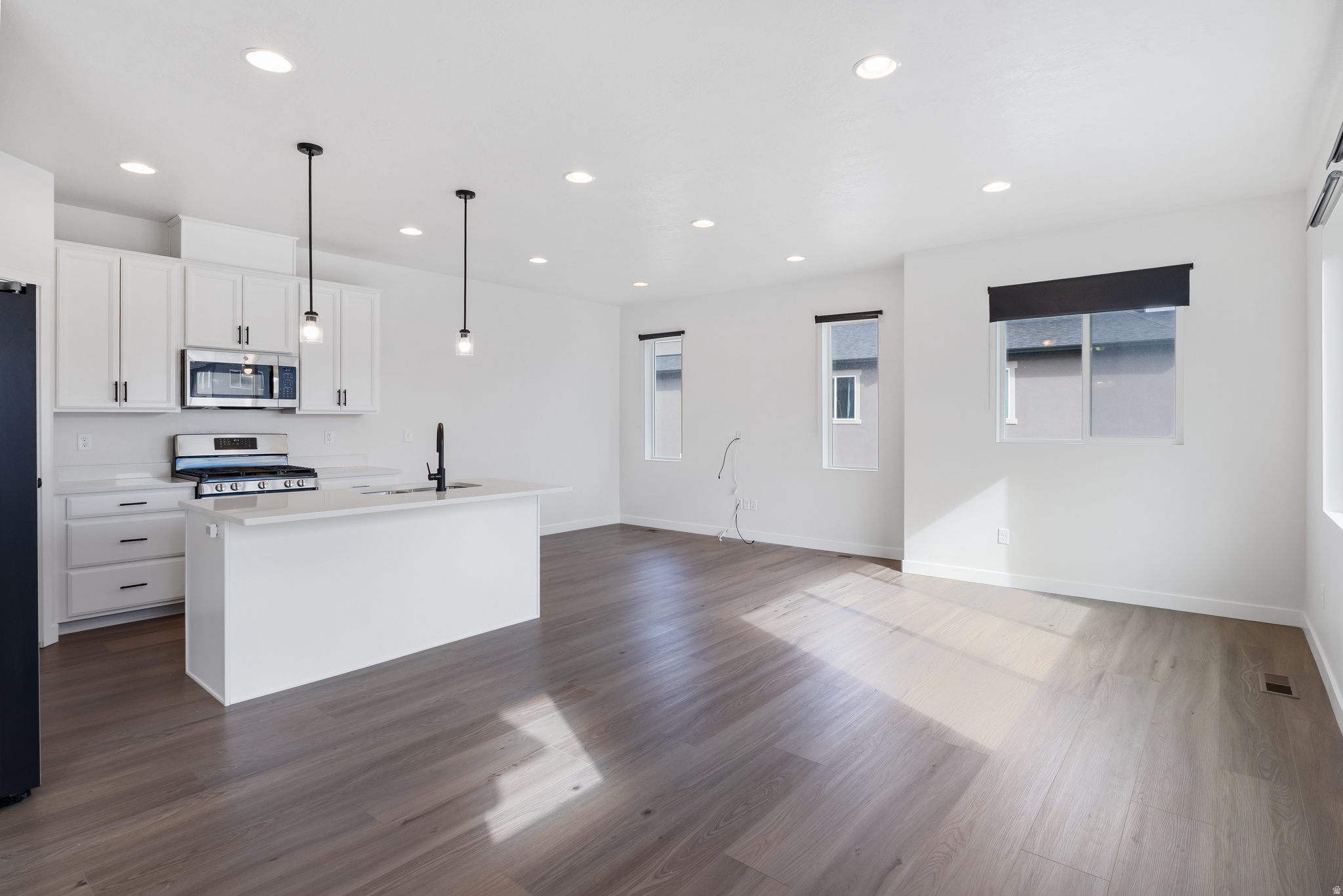 MEADOWBROOK - Residential
