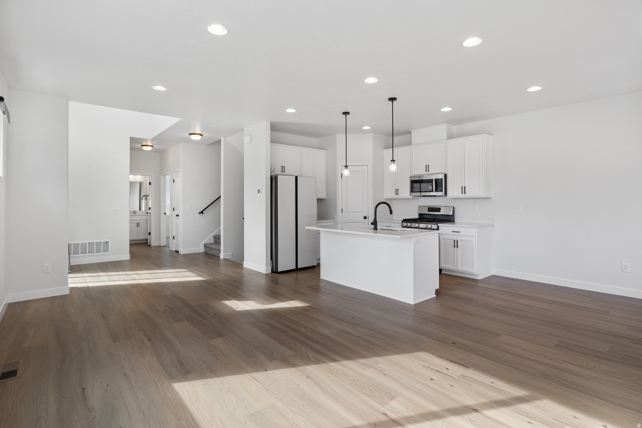 MEADOWBROOK - Residential