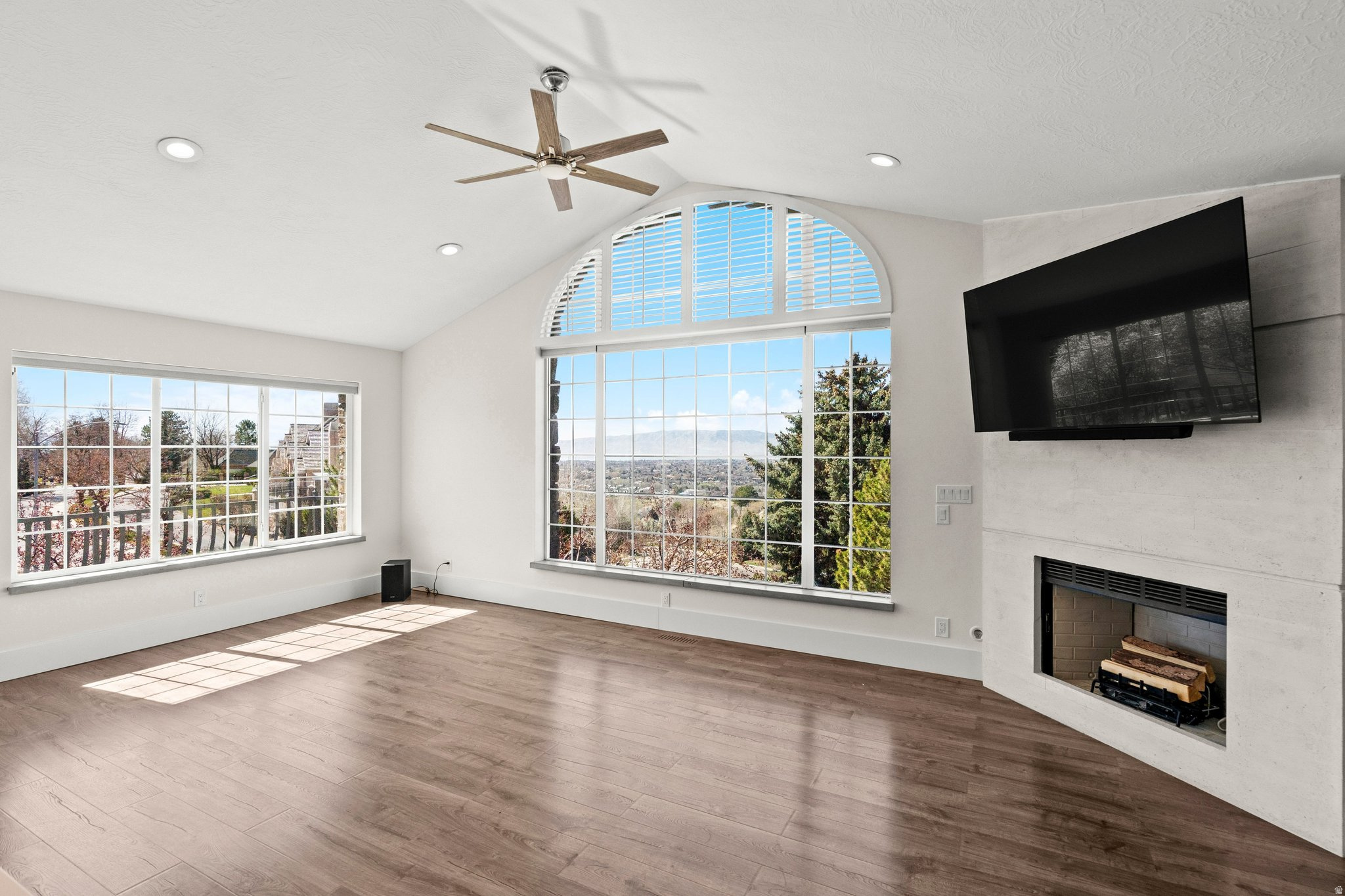 SHERWOOD HILLS - Residential