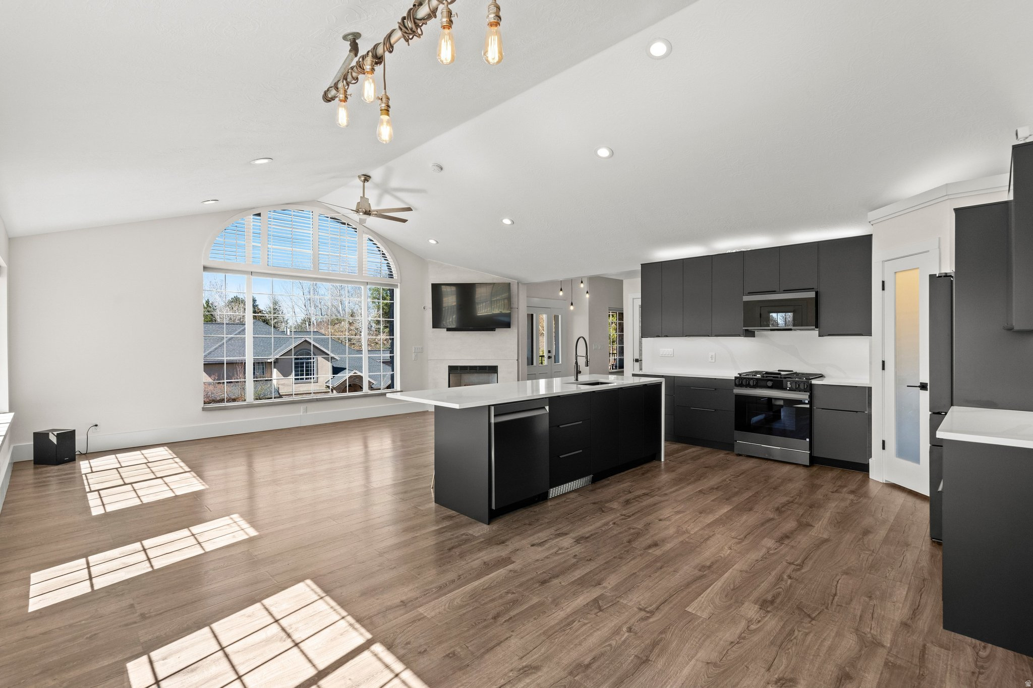SHERWOOD HILLS - Residential