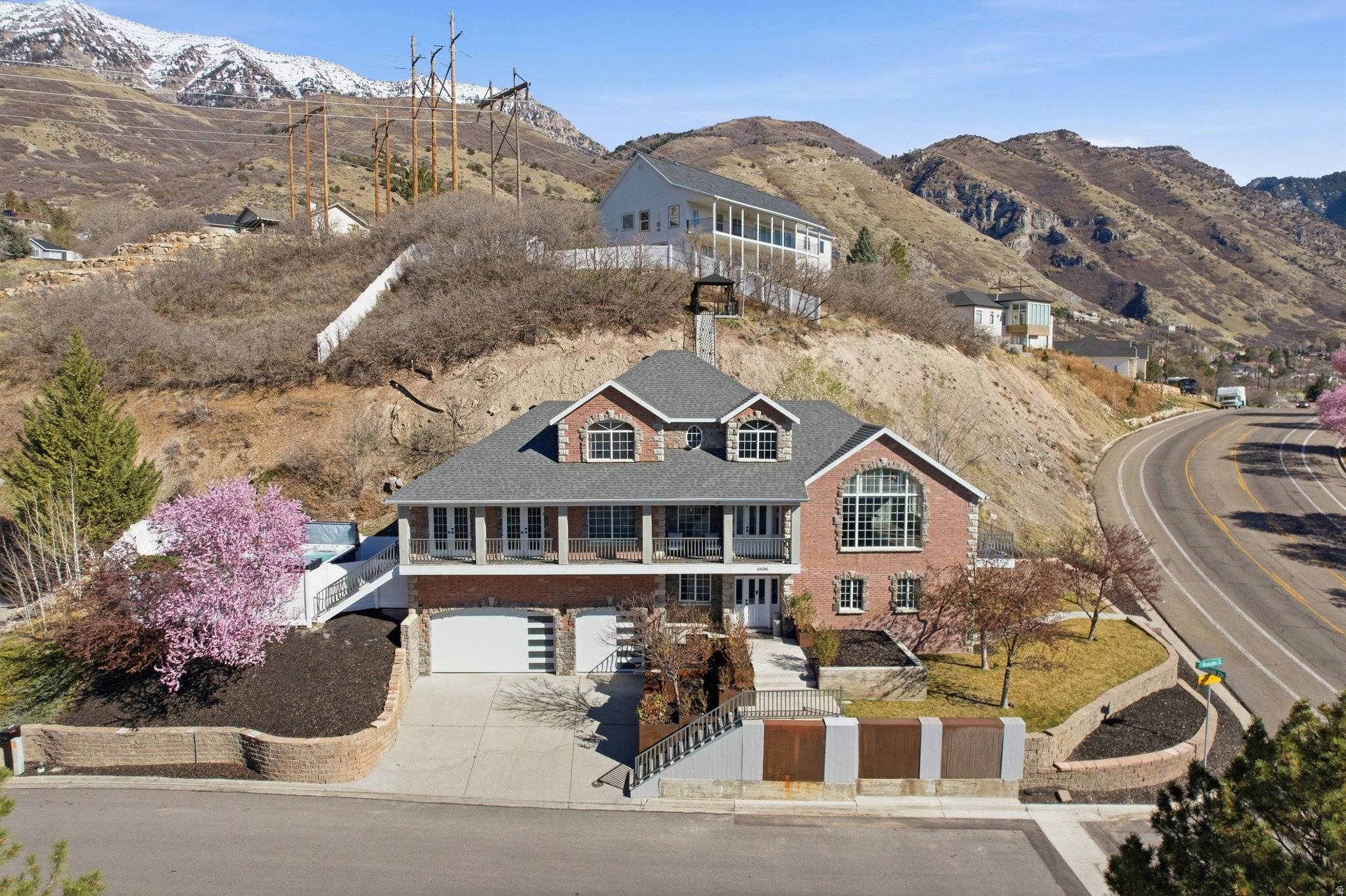 SHERWOOD HILLS - Residential