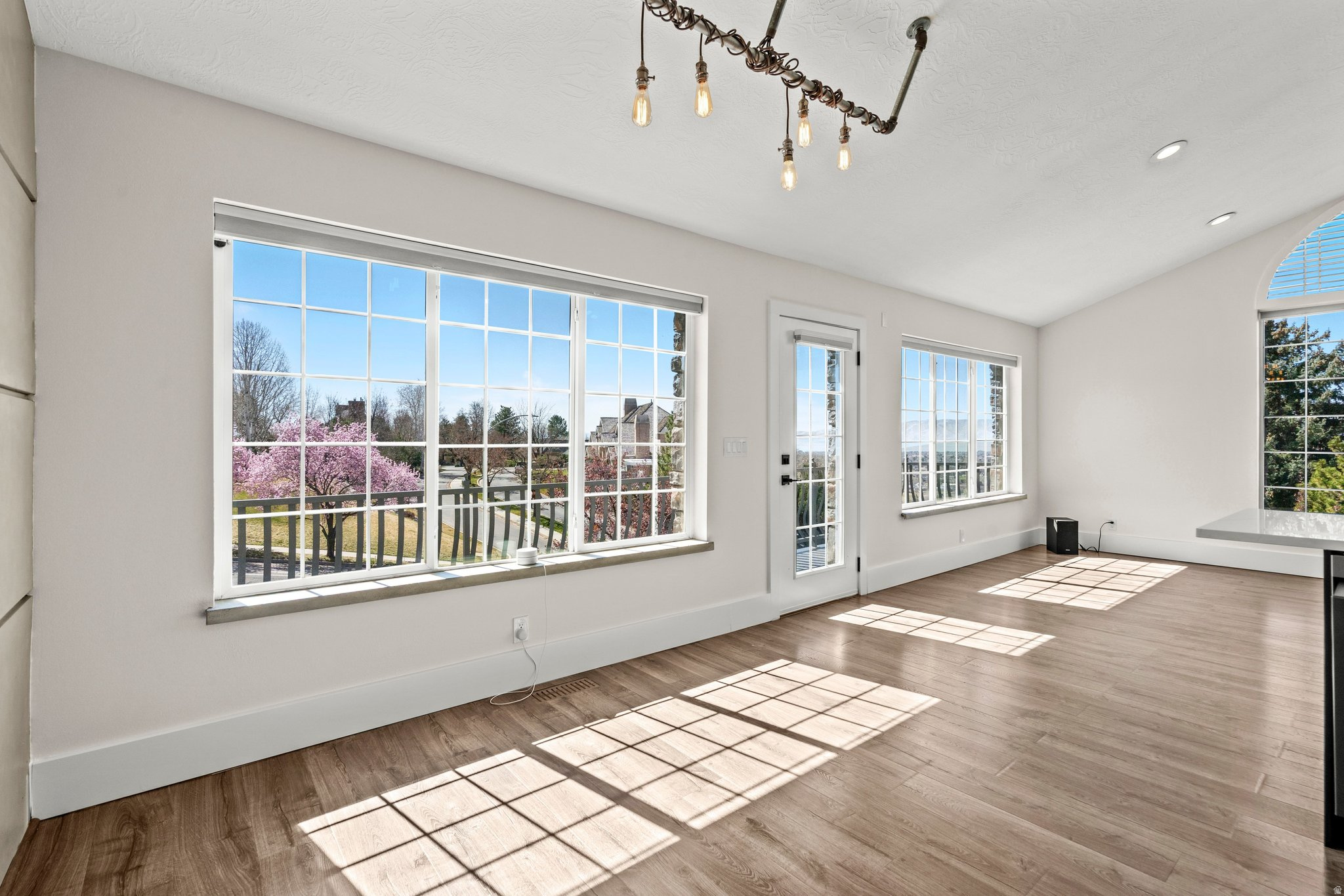 SHERWOOD HILLS - Residential