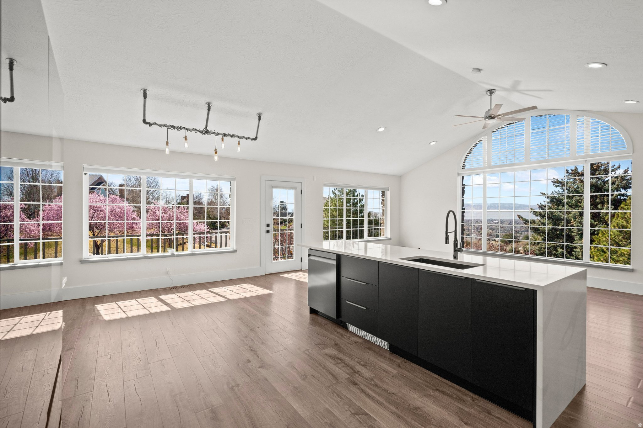SHERWOOD HILLS - Residential