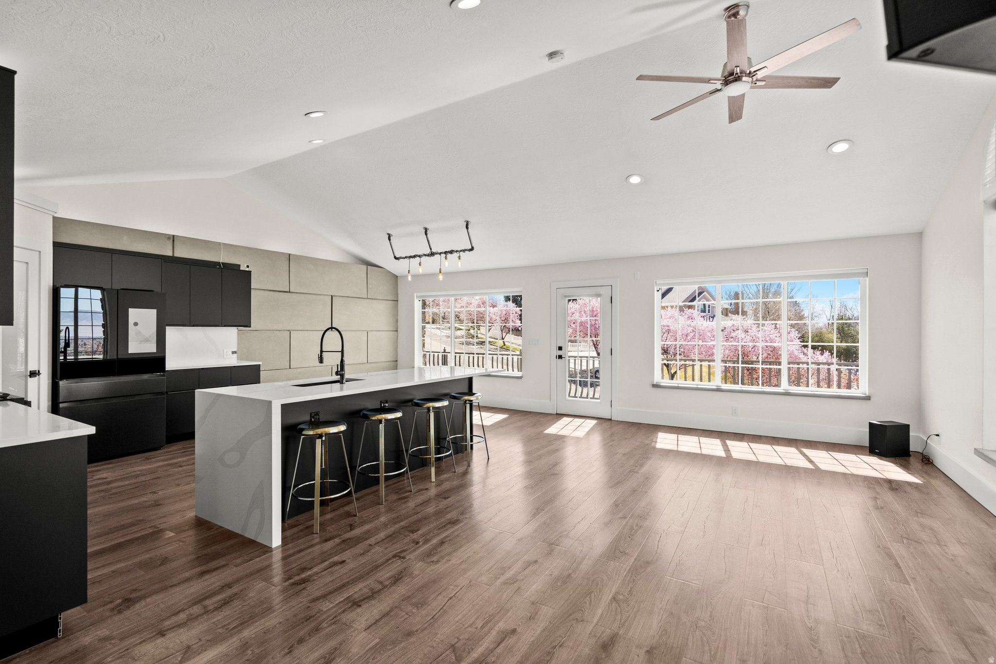 SHERWOOD HILLS - Residential