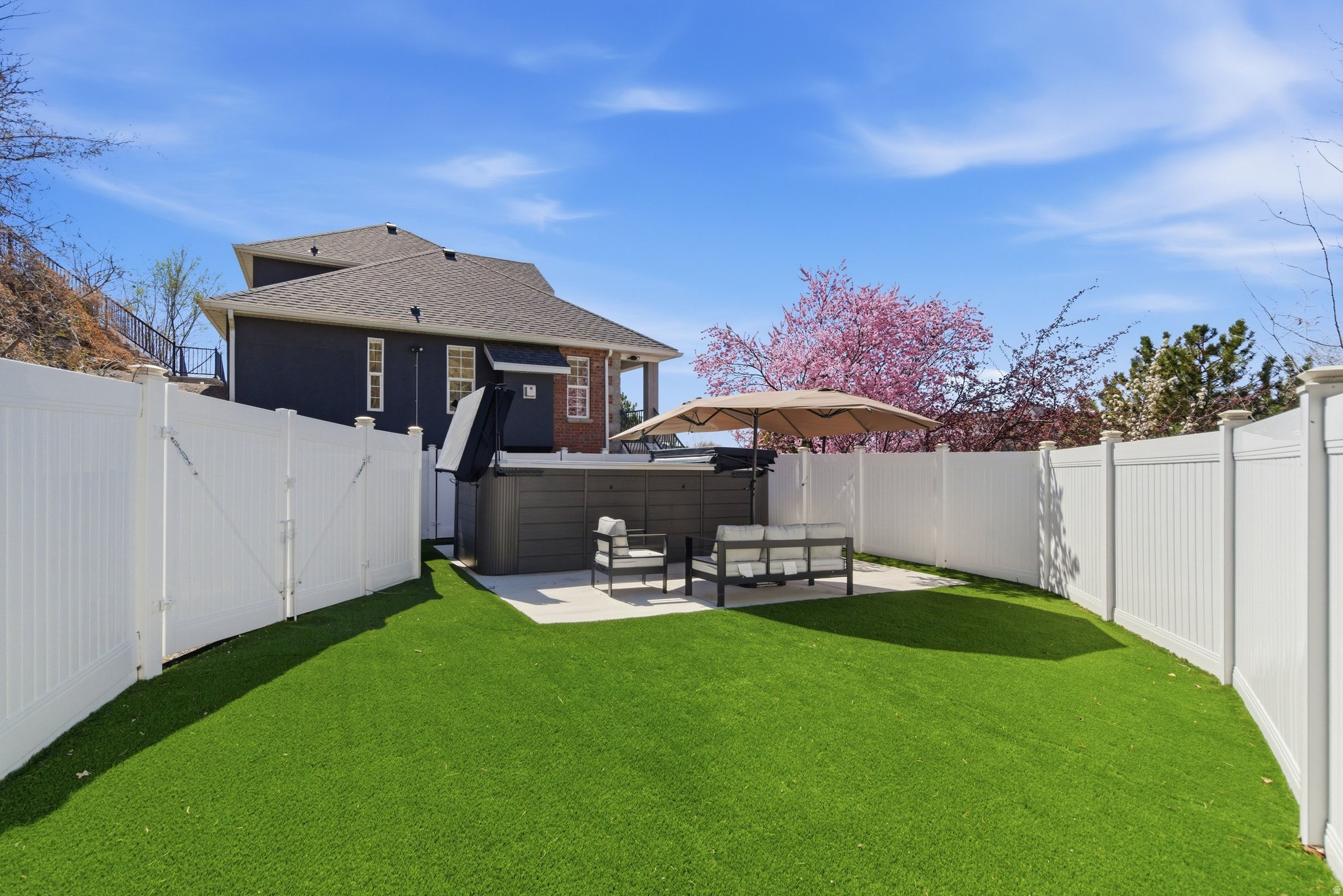 SHERWOOD HILLS - Residential
