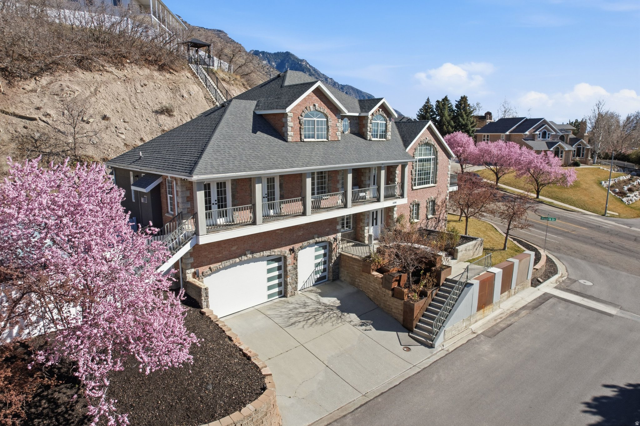 SHERWOOD HILLS - Residential