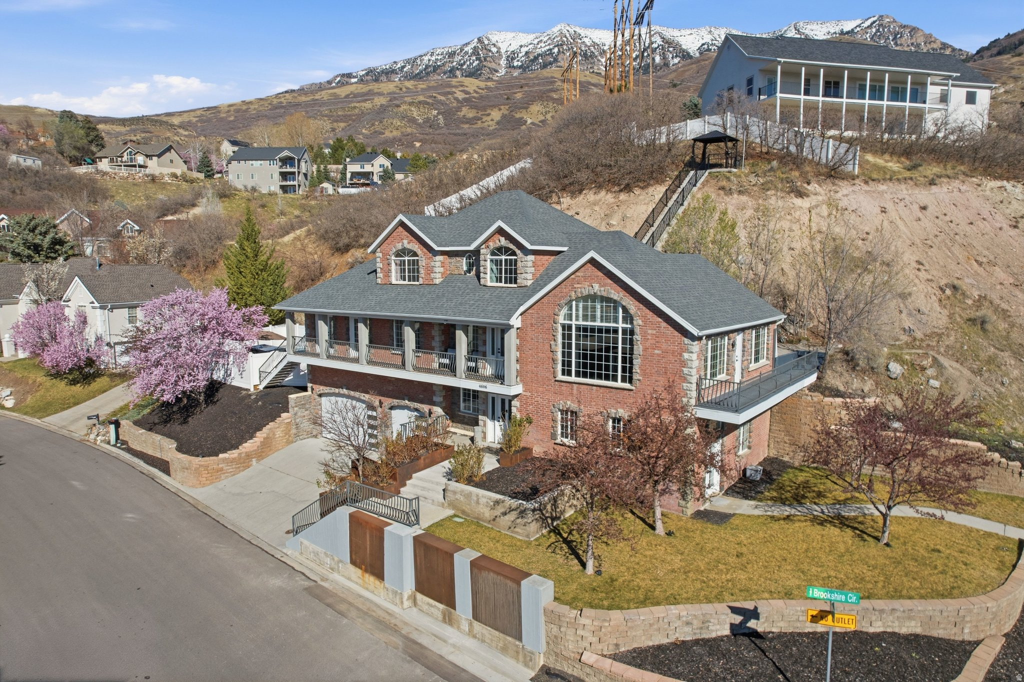 SHERWOOD HILLS - Residential