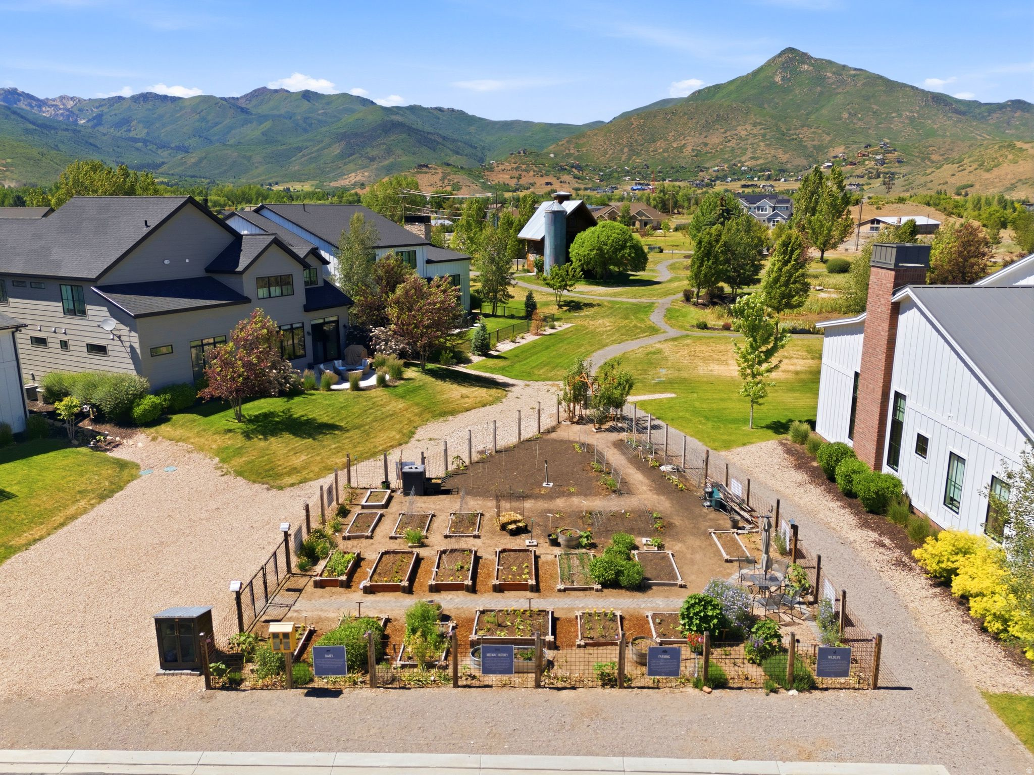 REMUND FARMS - Residential