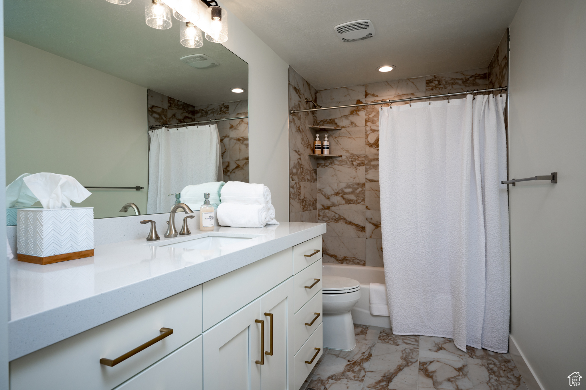 TRAPPERS RIDGE - Residential