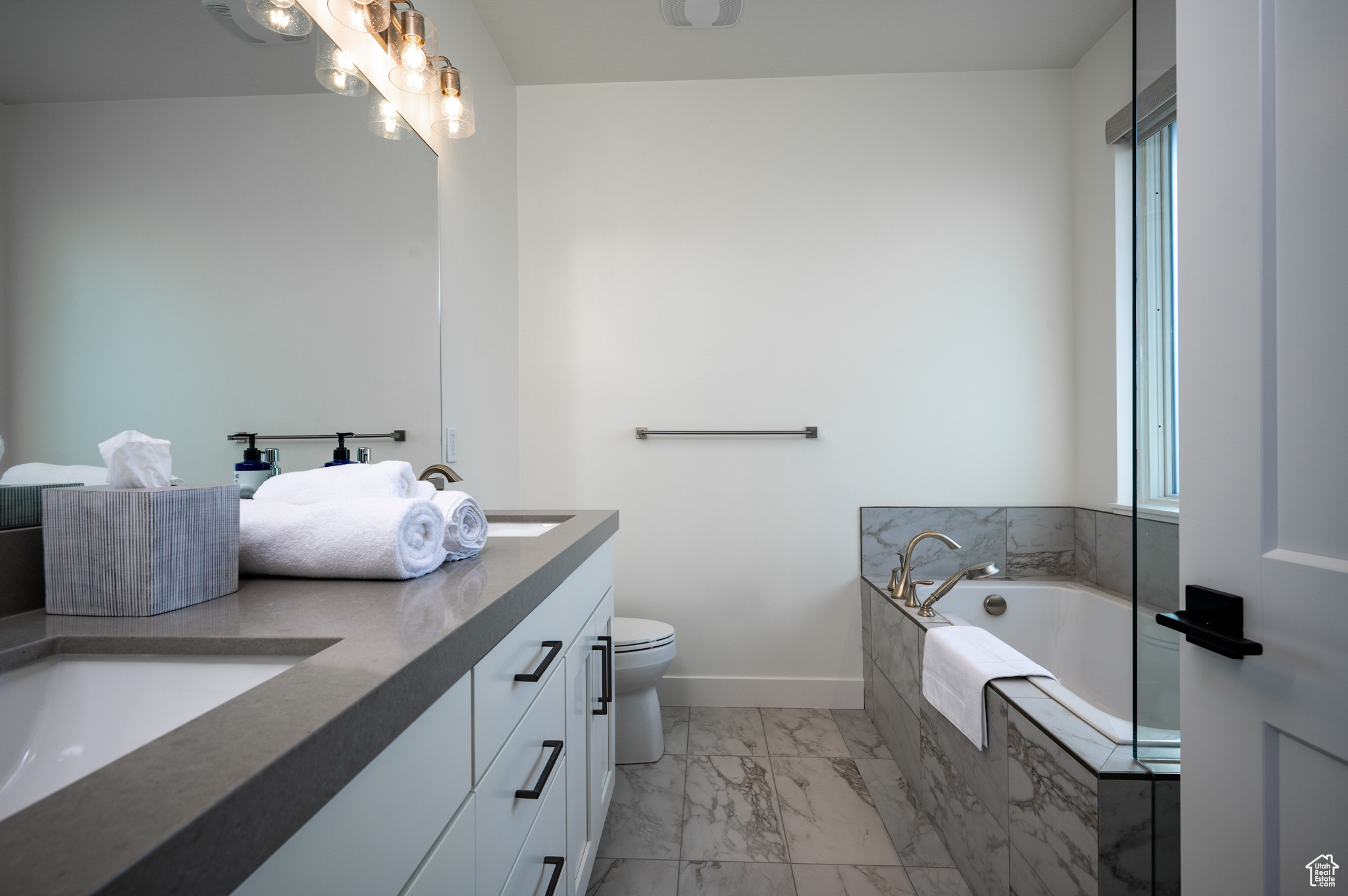 TRAPPERS RIDGE - Residential