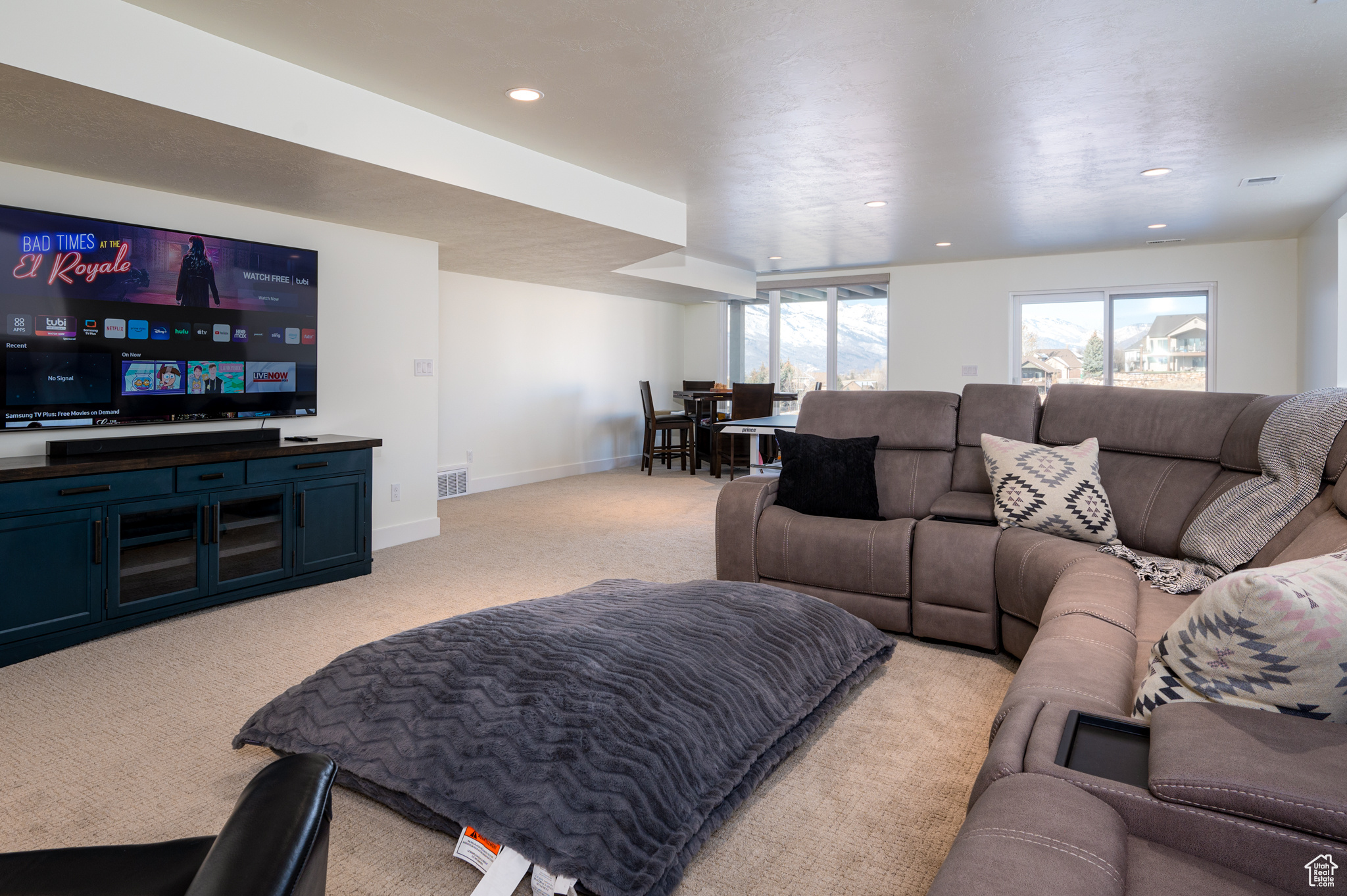 TRAPPERS RIDGE - Residential