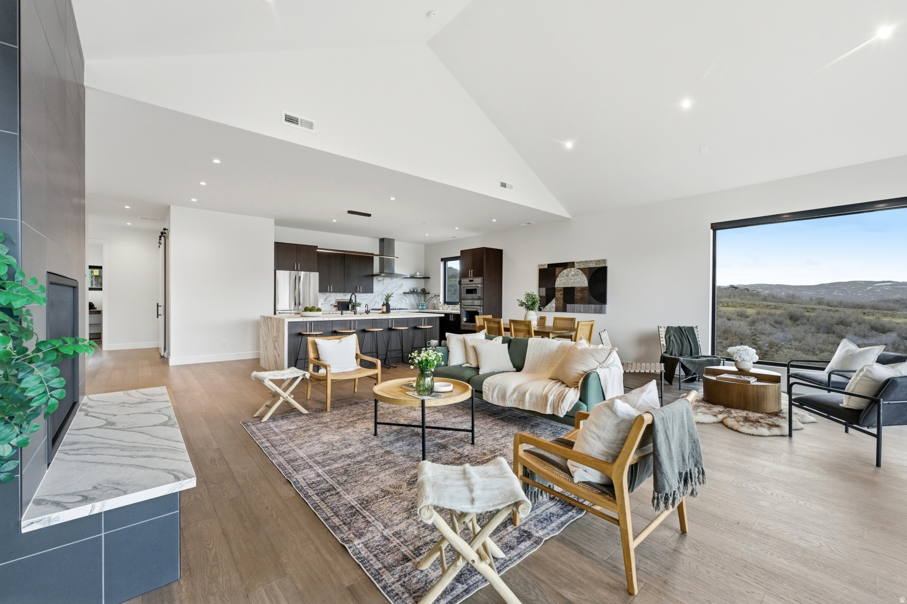 HIDEOUT CANYON - Residential