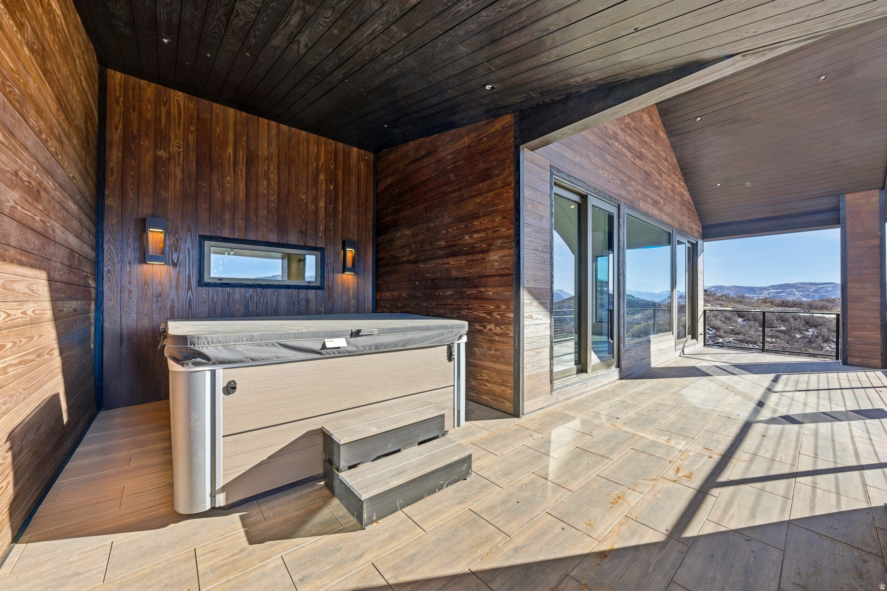 HIDEOUT CANYON - Residential
