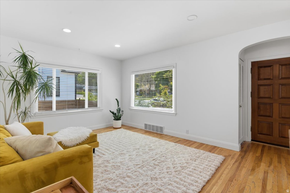 NOB HILL - Residential