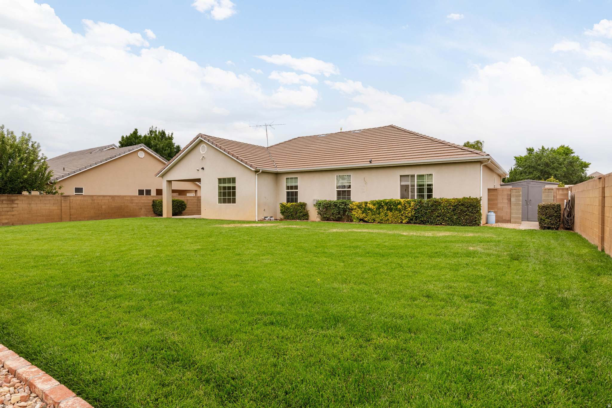 COBBLESTONE FIELDS - Residential