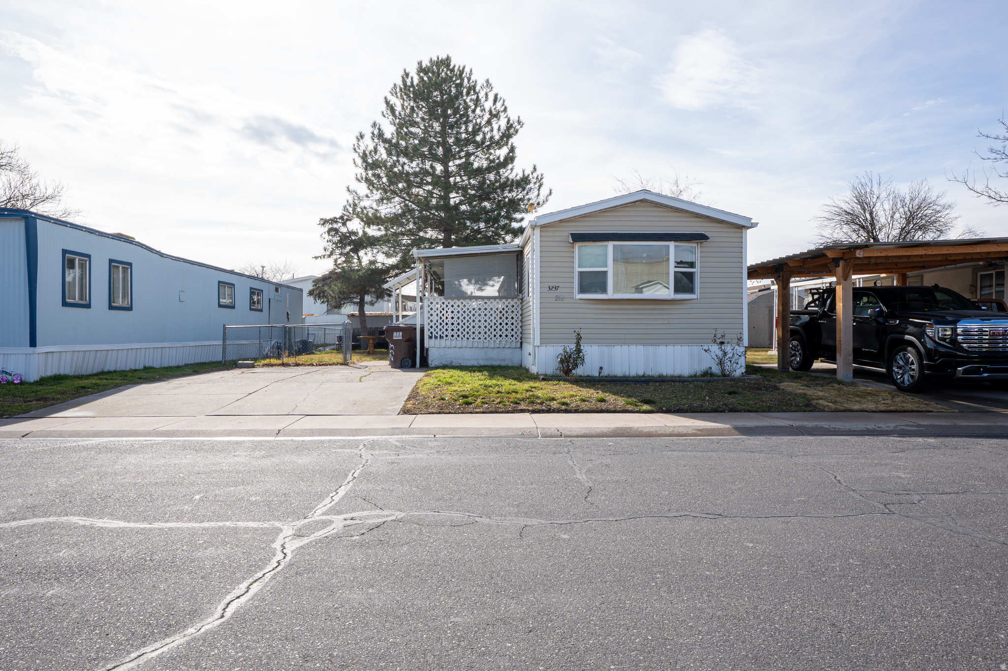 WINDSOR ESTATES - Residential