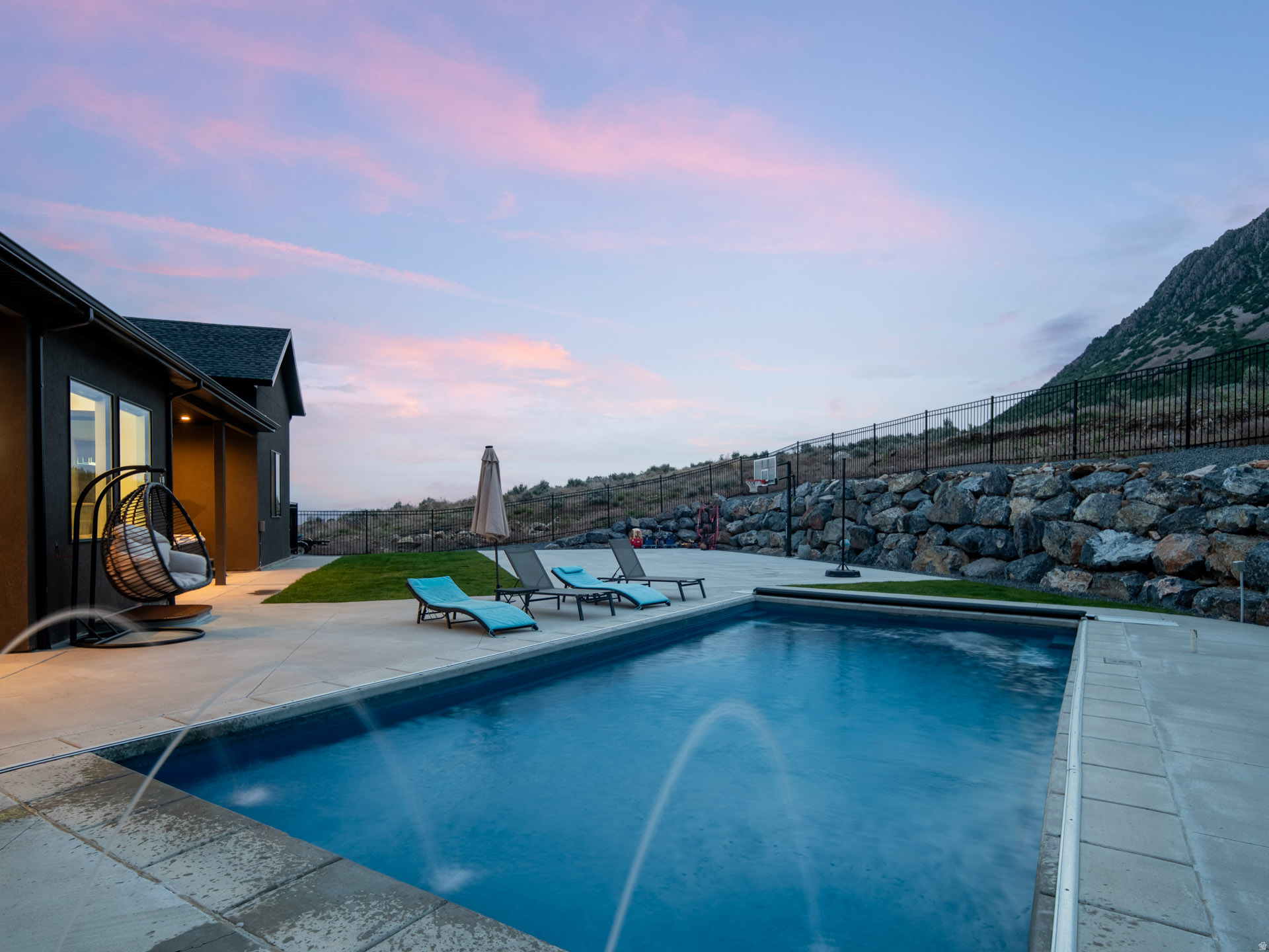 THE COVE - Residential