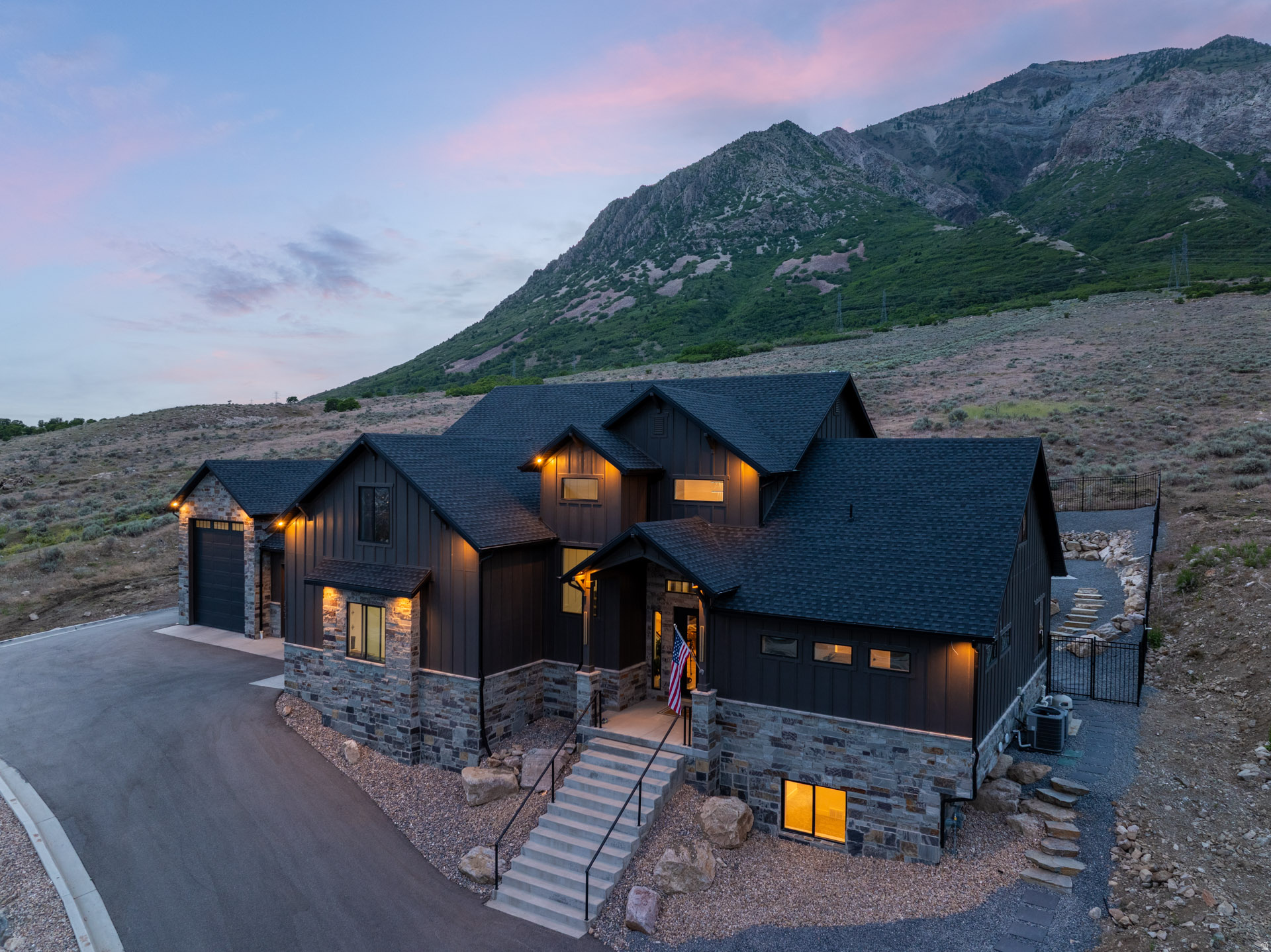 THE COVE - Residential