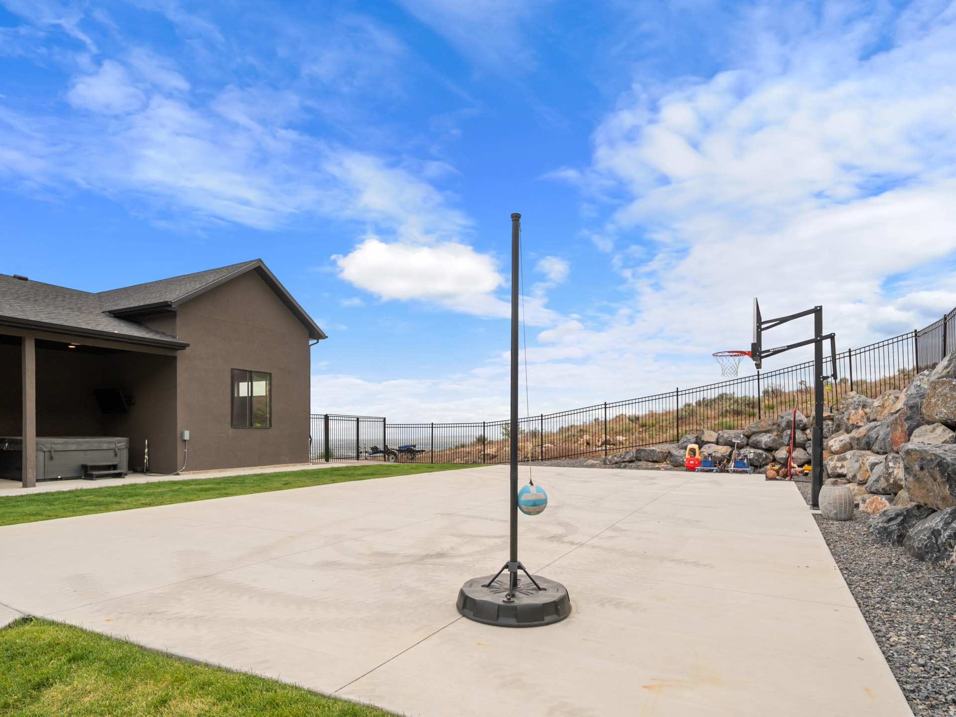 THE COVE - Residential