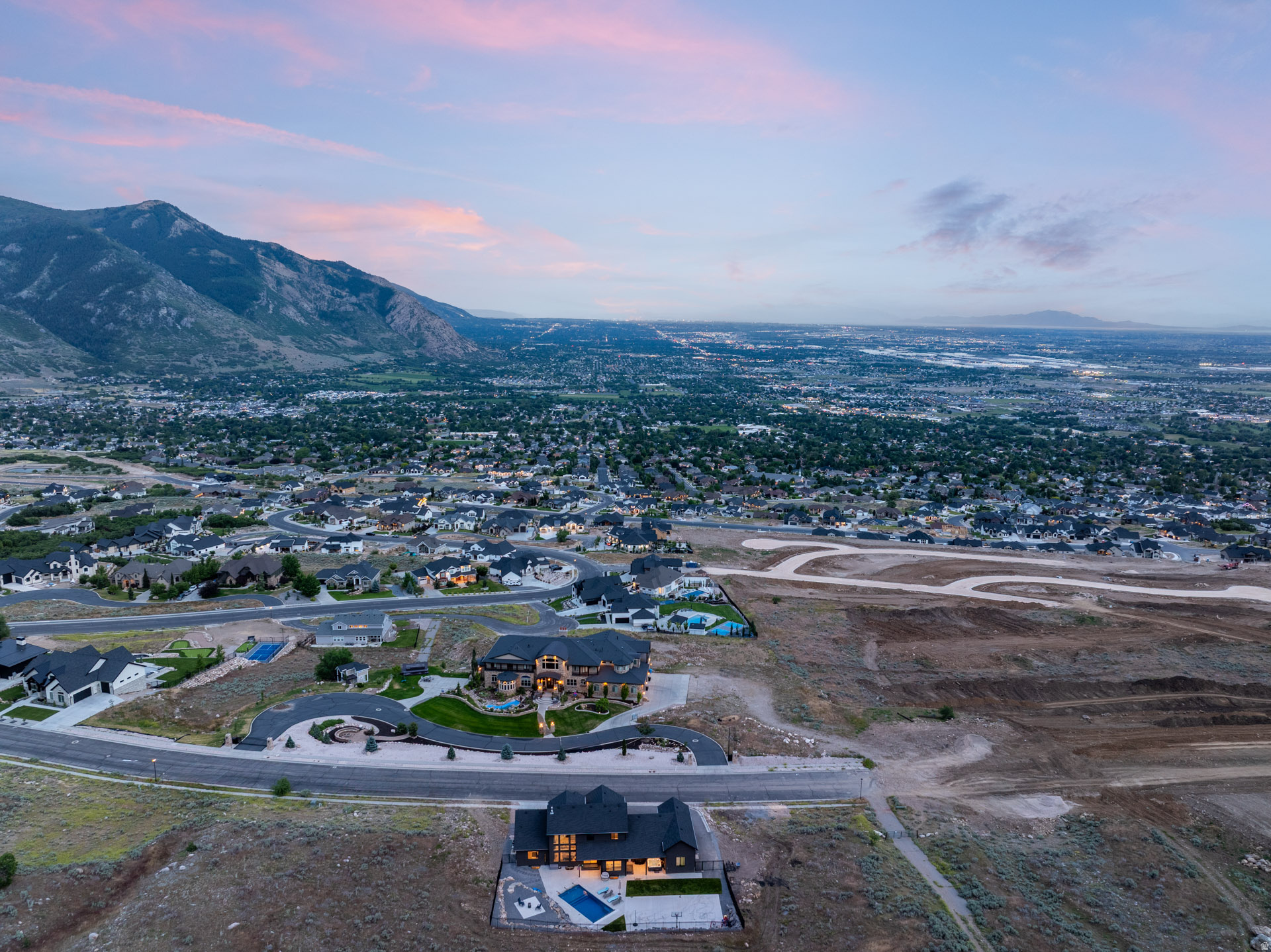 THE COVE - Residential