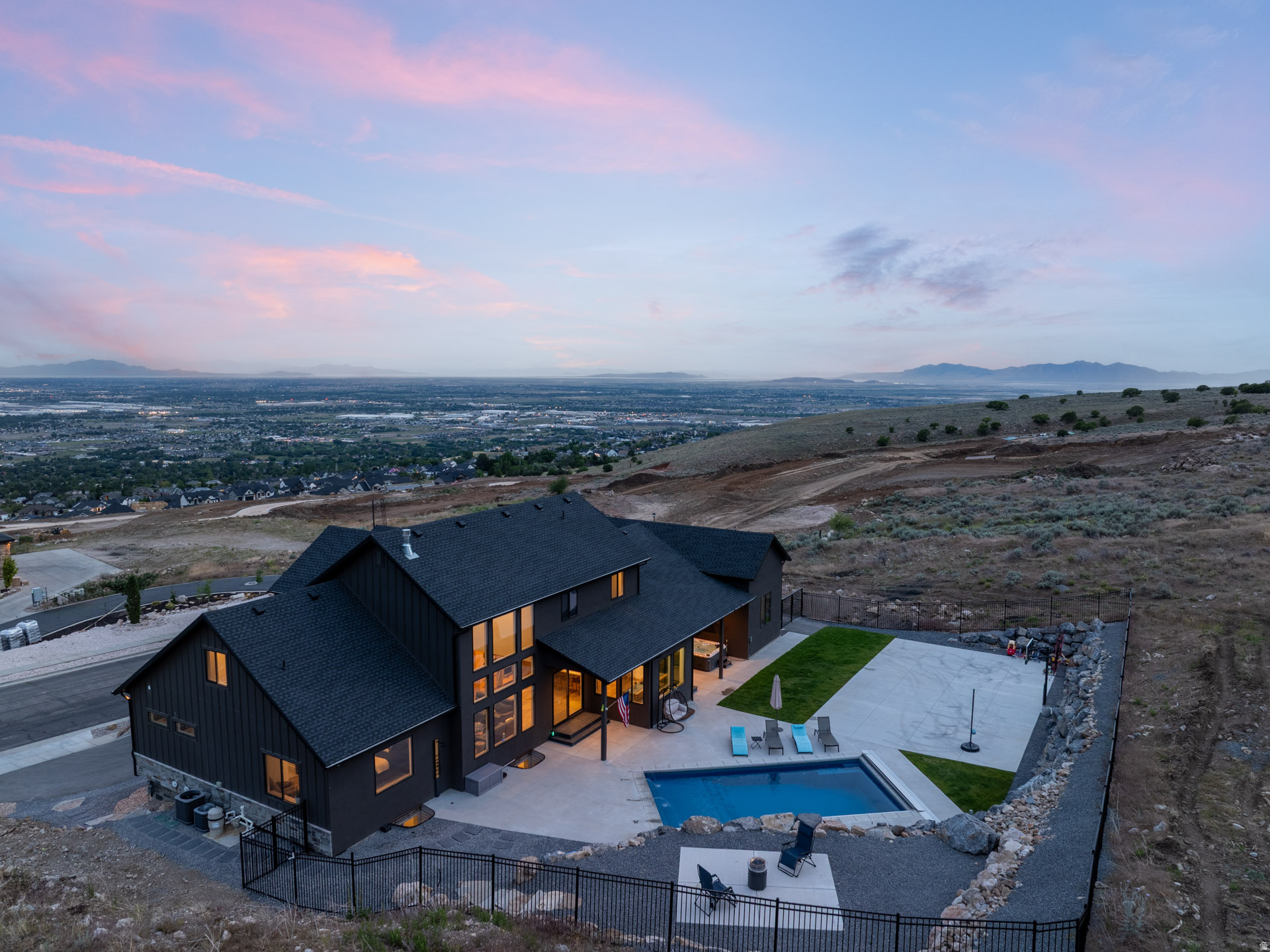 THE COVE - Residential