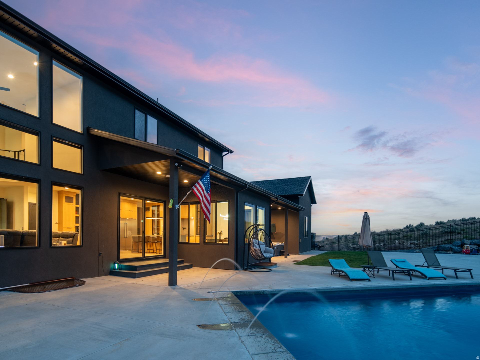 THE COVE - Residential