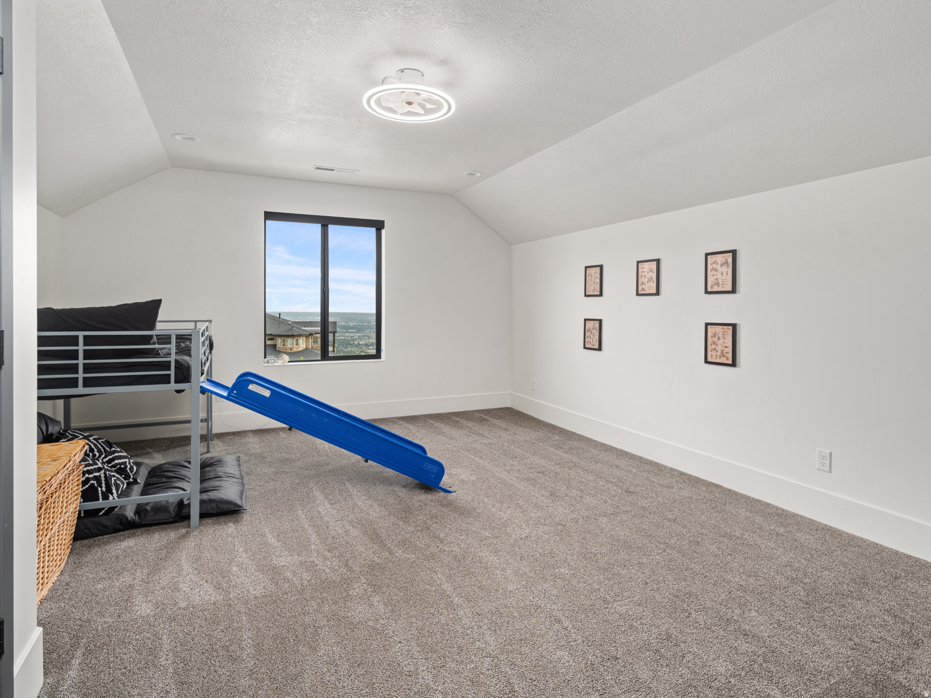 THE COVE - Residential