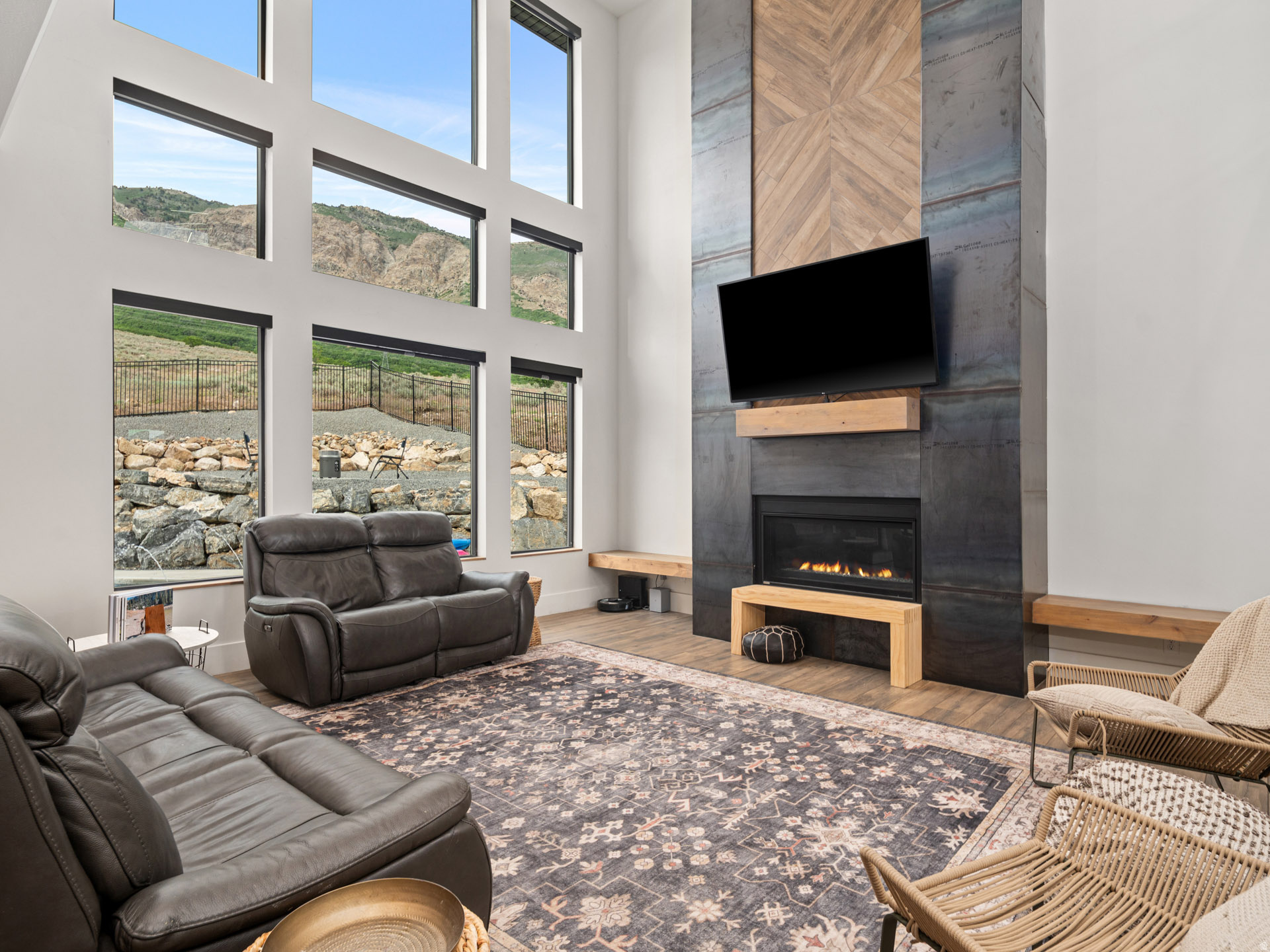 THE COVE - Residential
