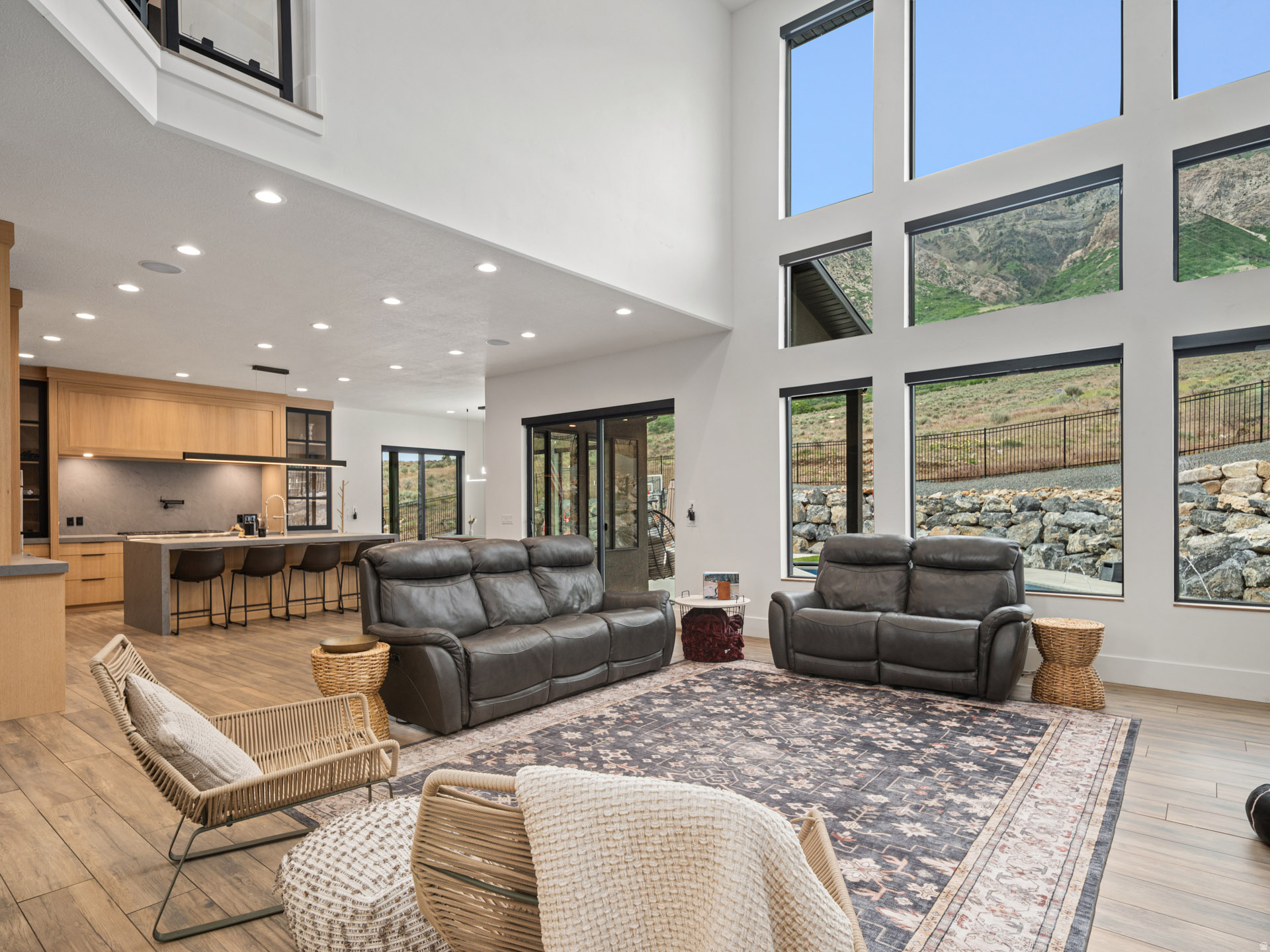 THE COVE - Residential