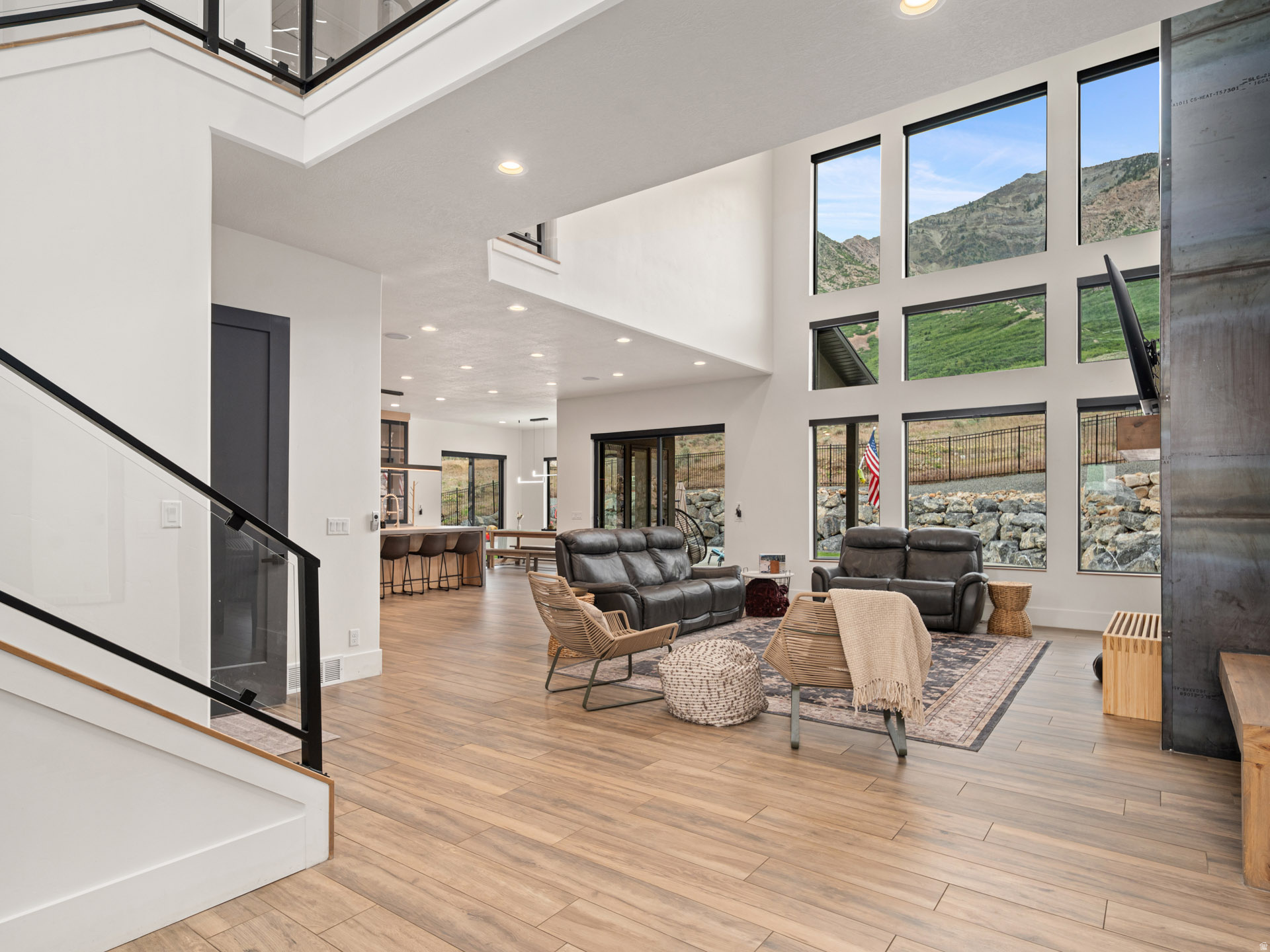 THE COVE - Residential