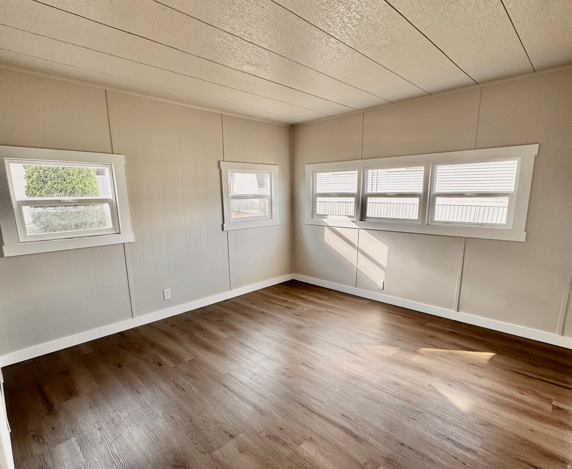 ROLLING HILLS ESTATES - Residential
