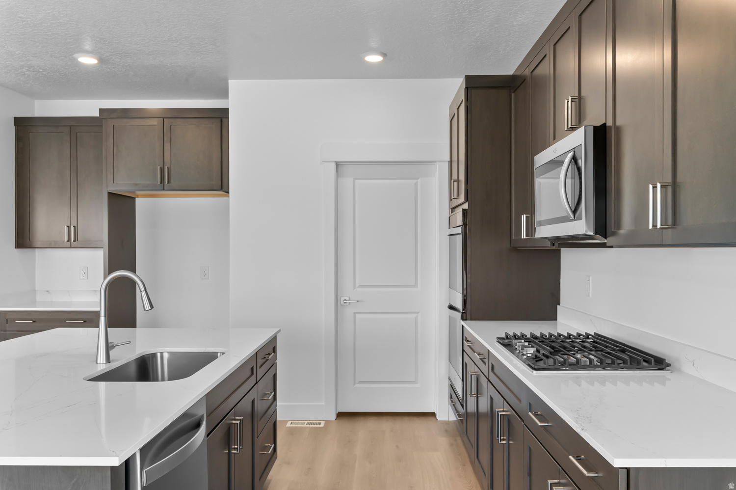 MOUNTAINSIDE ESTATES - Residential