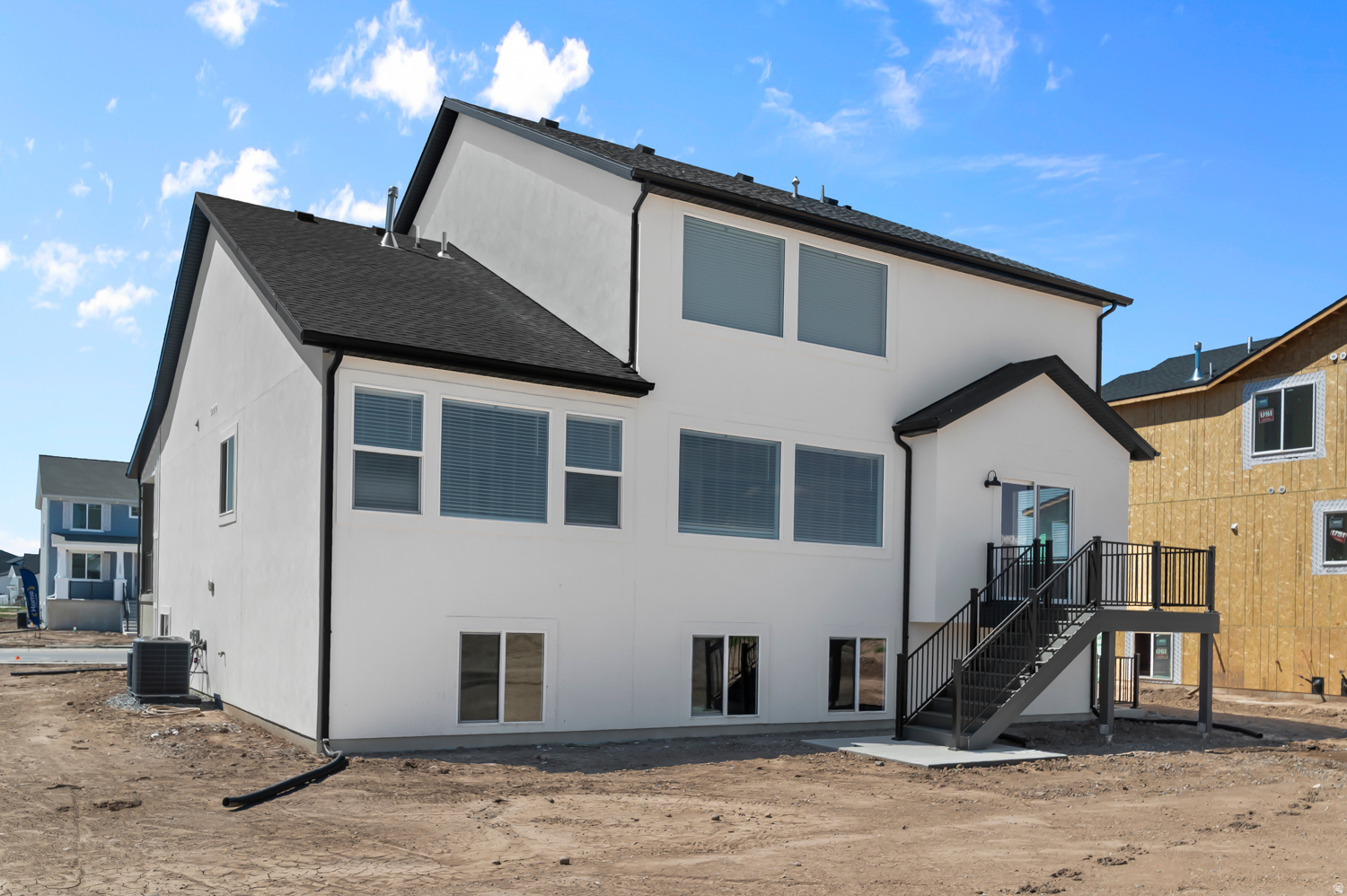MOUNTAINSIDE ESTATES - Residential