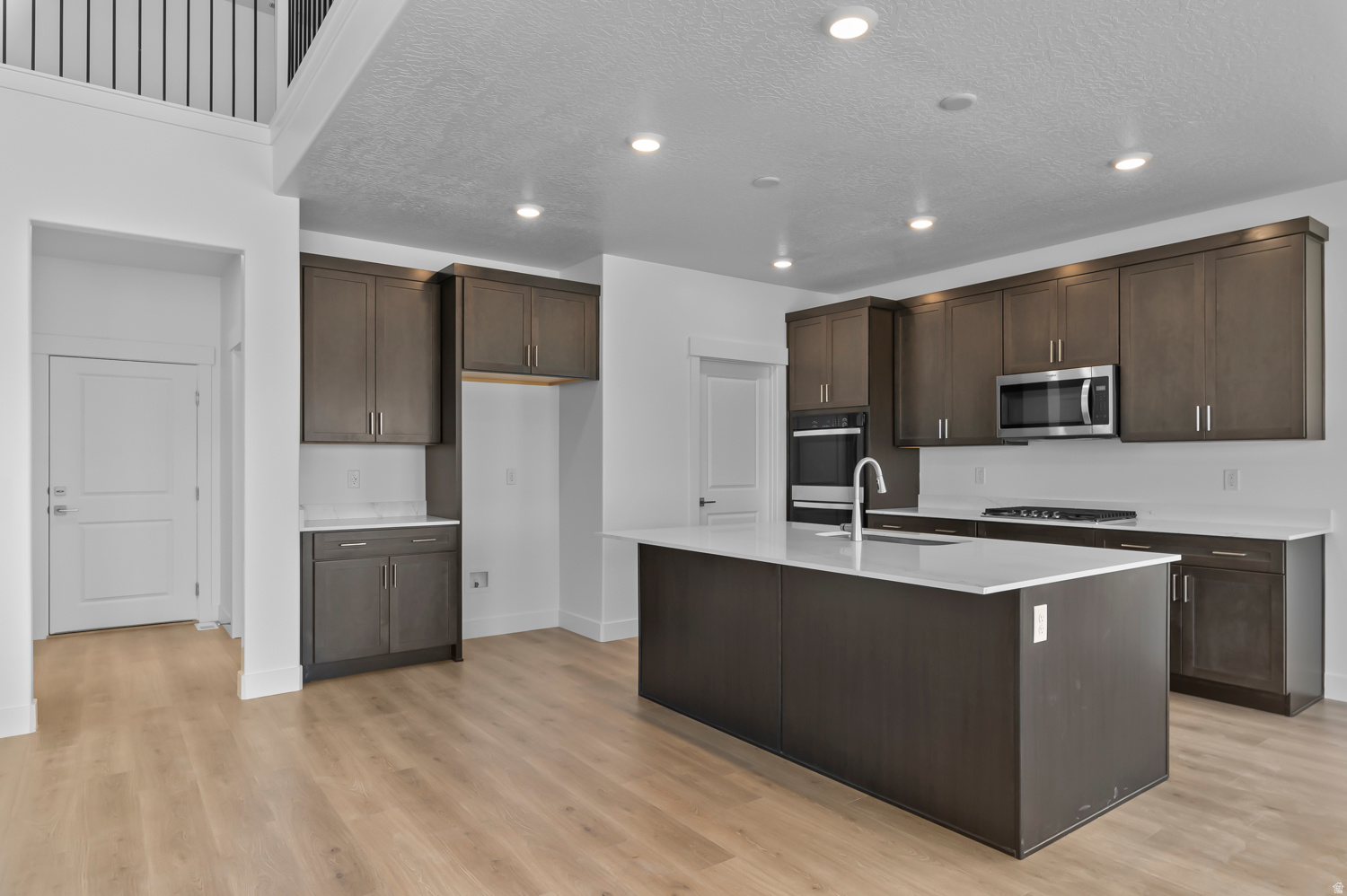 MOUNTAINSIDE ESTATES - Residential