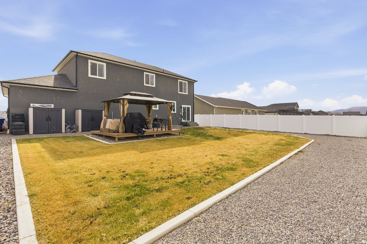EAGLE POINT - Residential