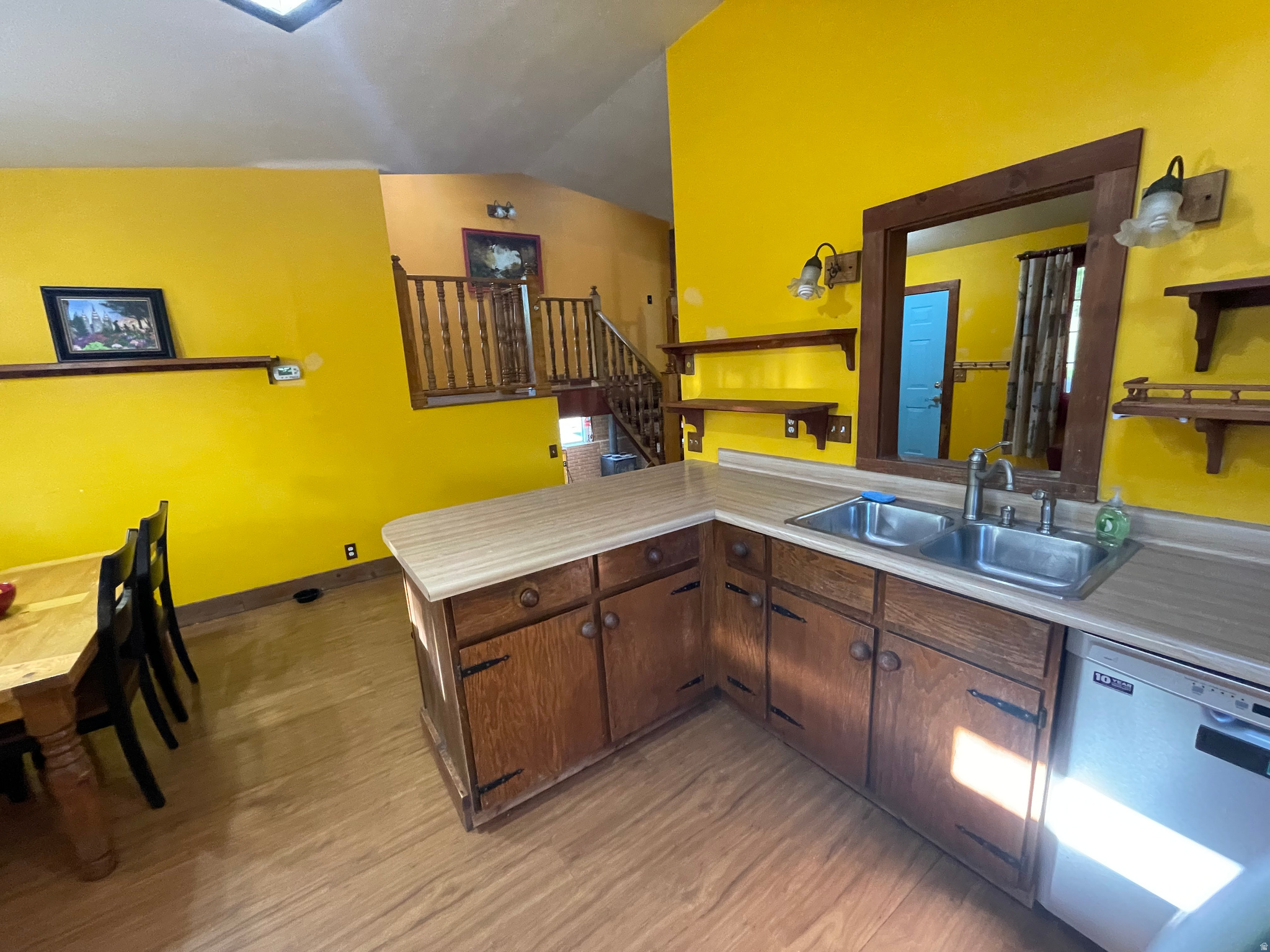 NORTH MEADOW ESTATES - Residential