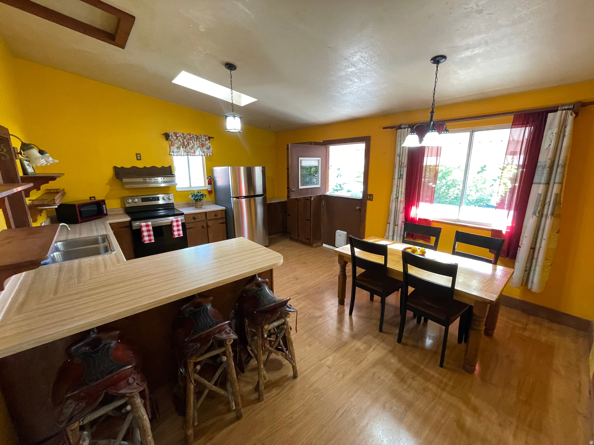 NORTH MEADOW ESTATES - Residential