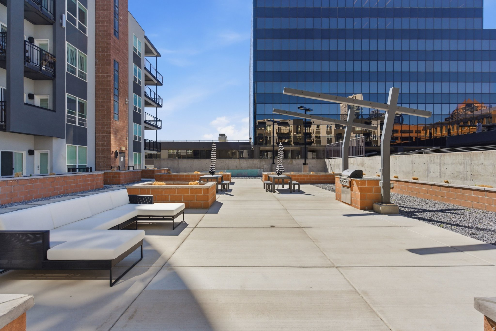 METRO CONDO - Residential