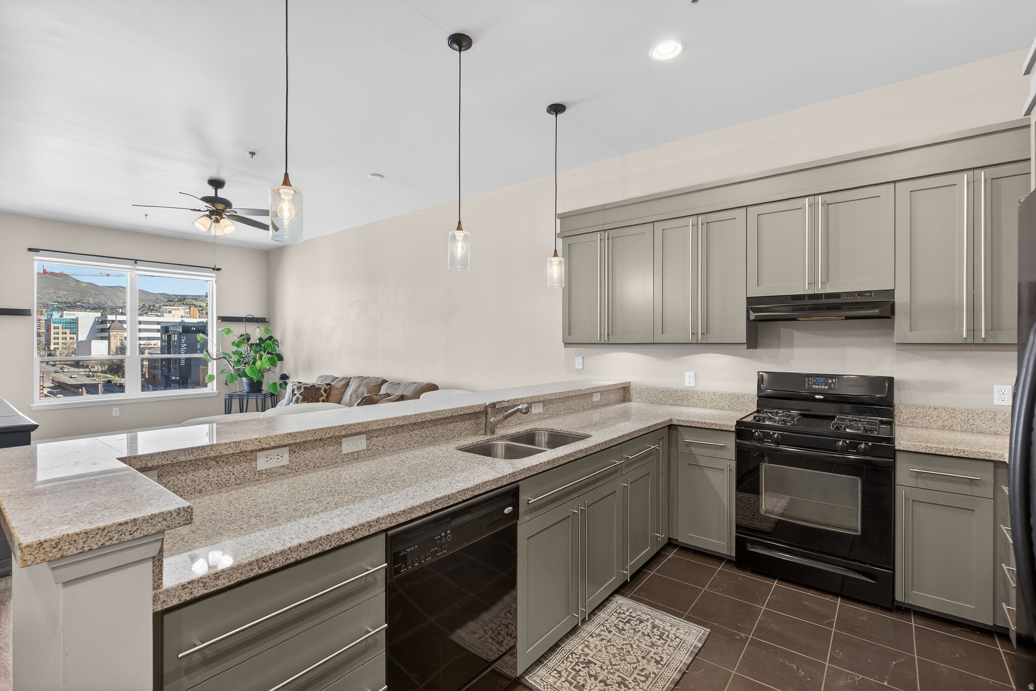 METRO CONDO - Residential